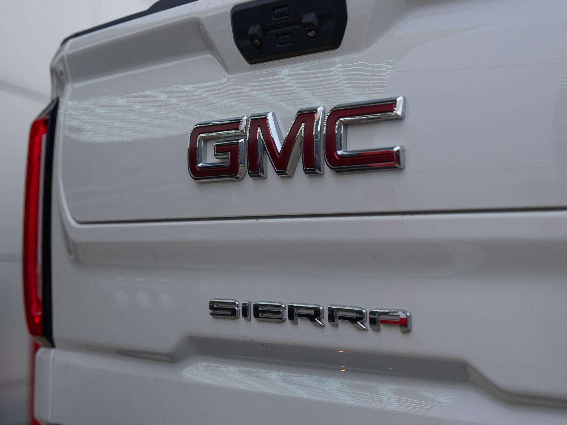 2025 GMC SIERRA 1500 in White, photo 39 of 46