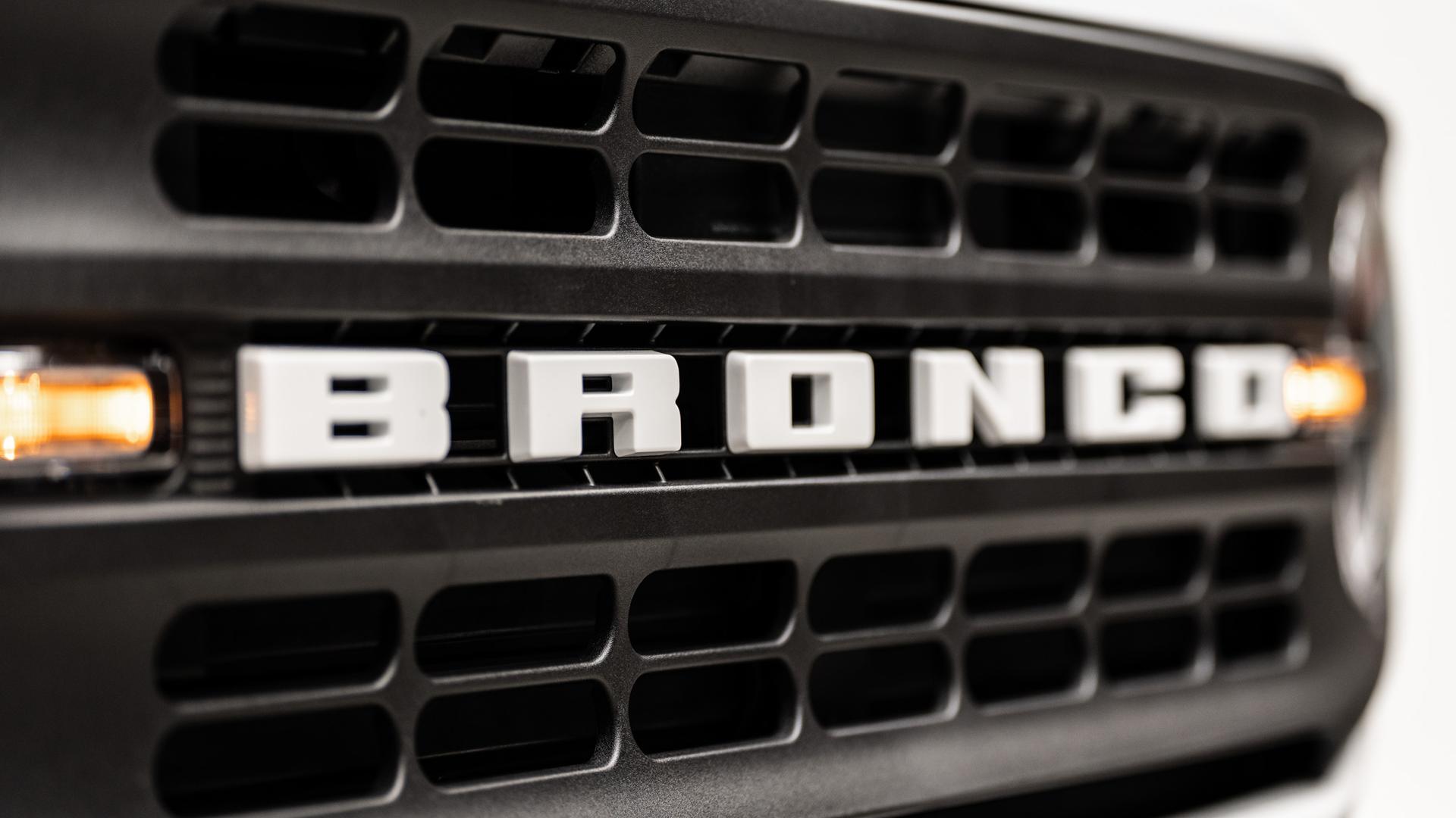 2025 FORD BRONCO in White, photo 19 of 43