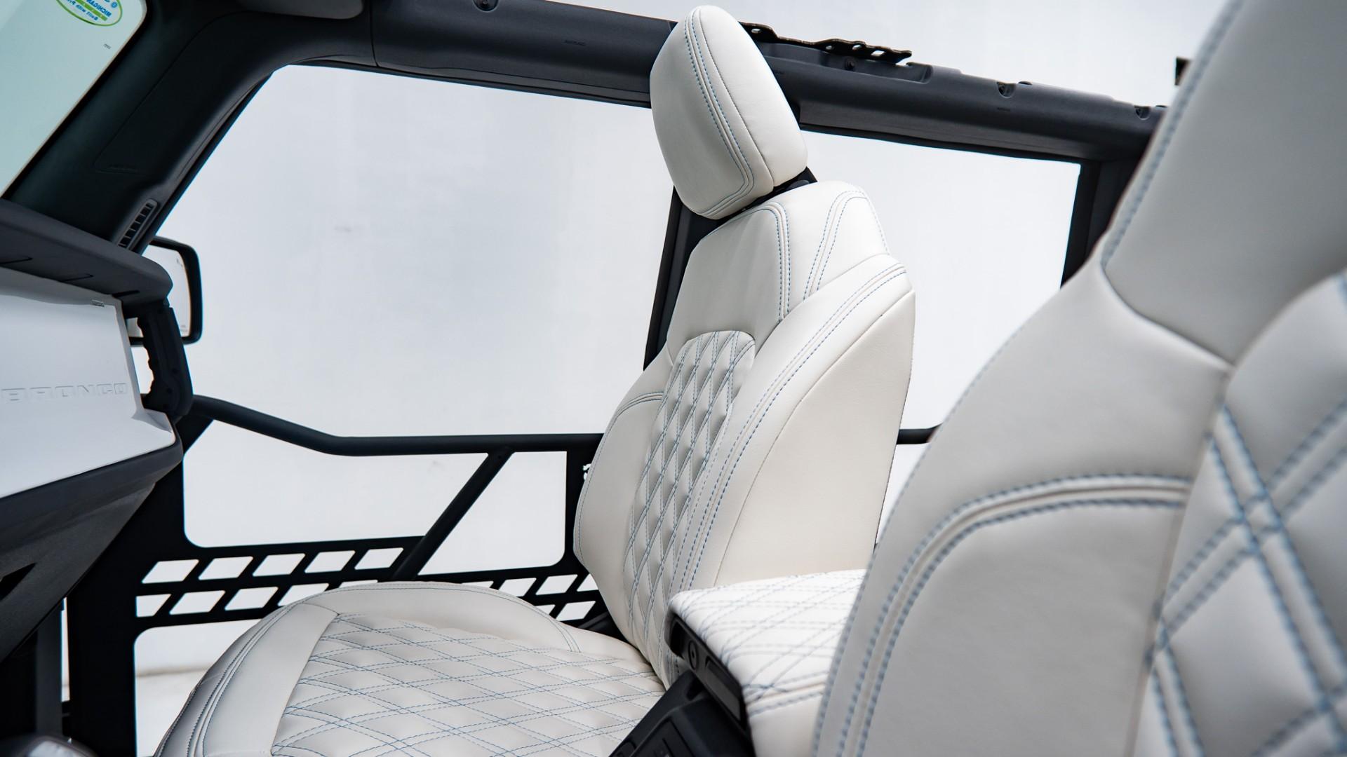 2025 FORD BRONCO in Azzure Gray, photo 13 of 22