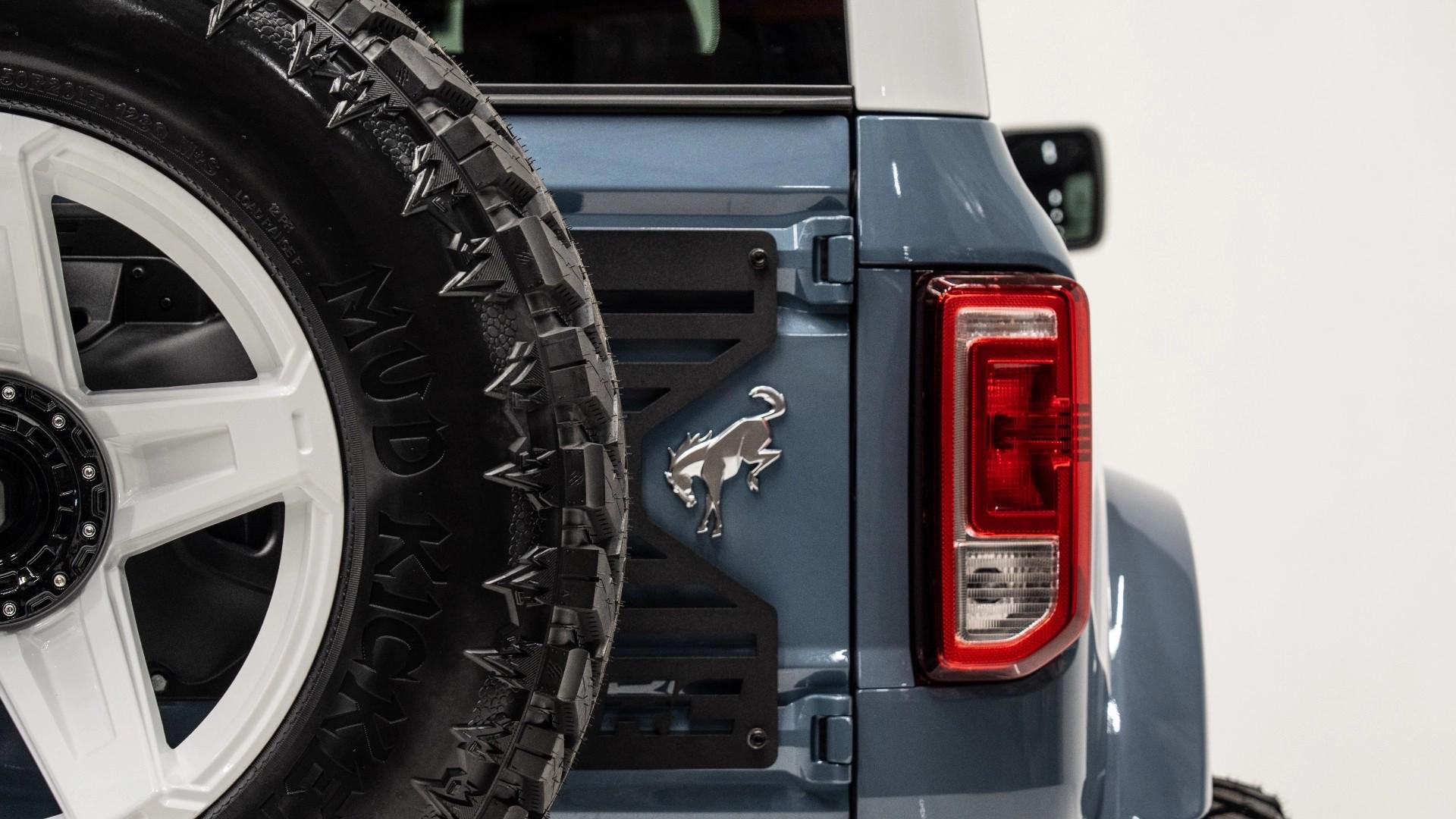 2025 FORD BRONCO in Azzure Gray, photo 8 of 22