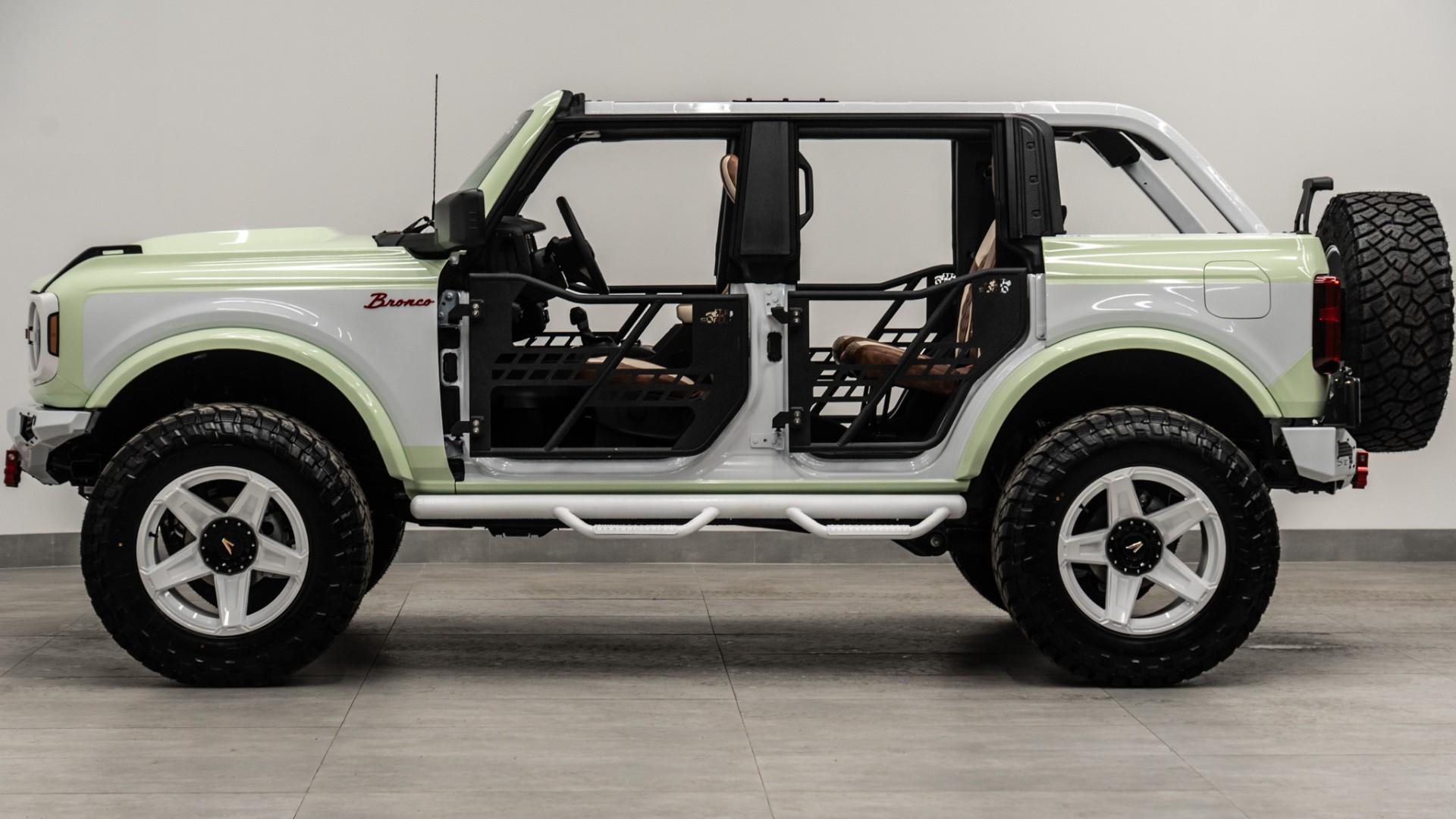 2025 FORD BRONCO in Green, photo 33 of 53