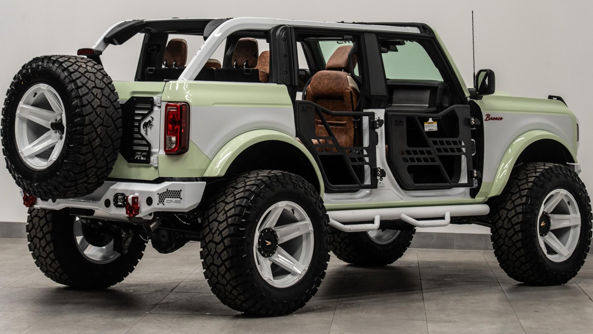 2025 FORD BRONCO in Green, photo 35 of 53