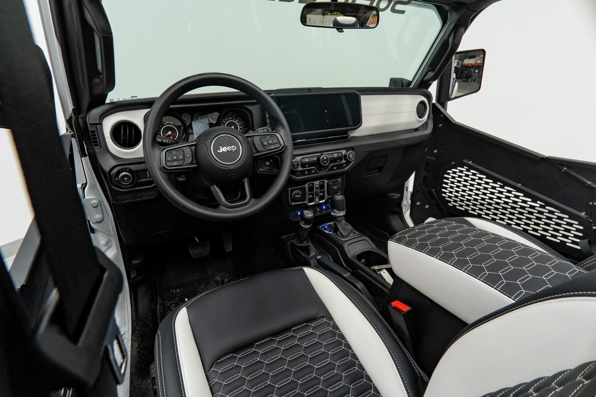 2026 JEEP WRANGLER in BRIGHT WHITE CLEARCOAT, photo 30 of 56