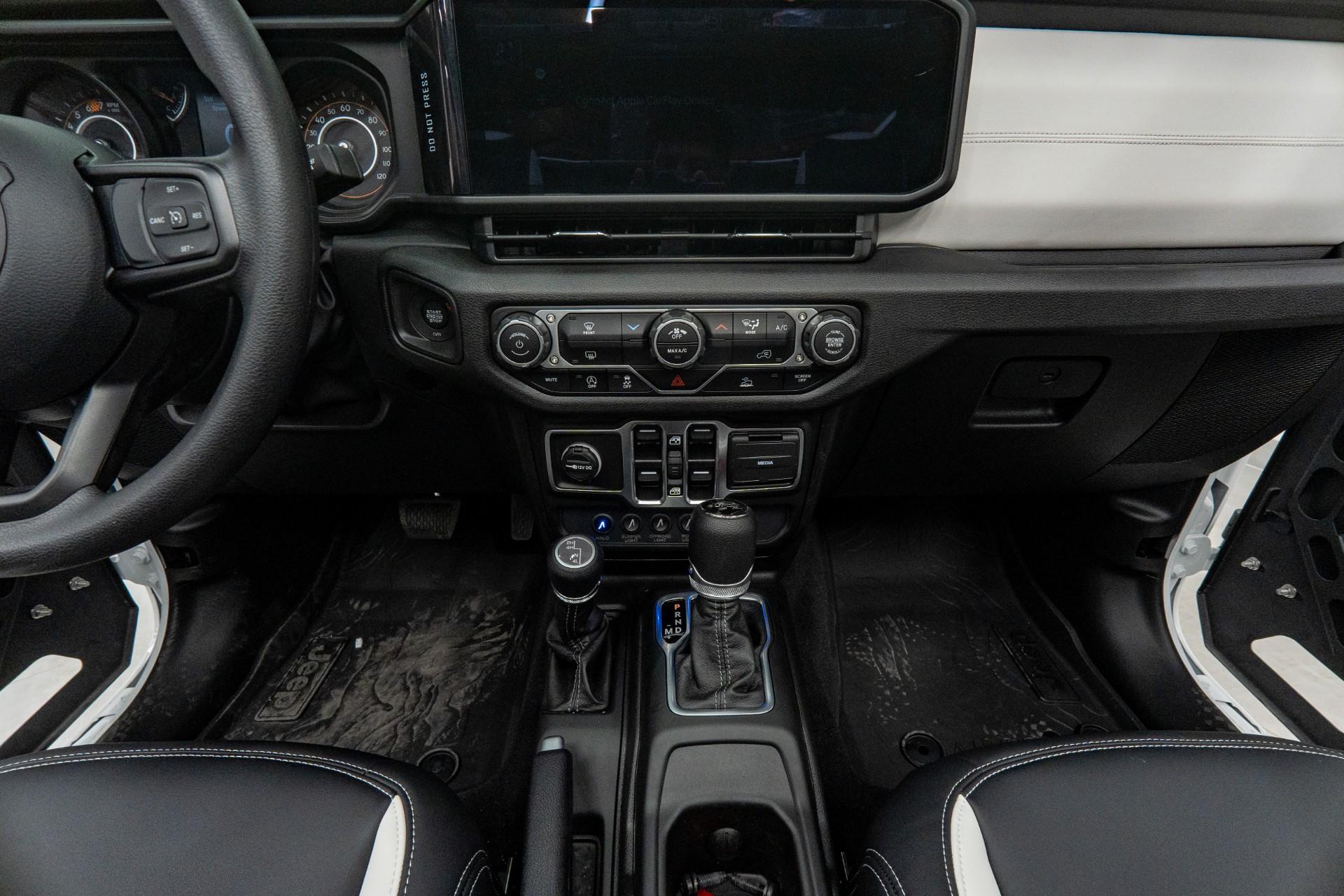 2026 JEEP WRANGLER in BRIGHT WHITE CLEARCOAT, photo 42 of 56