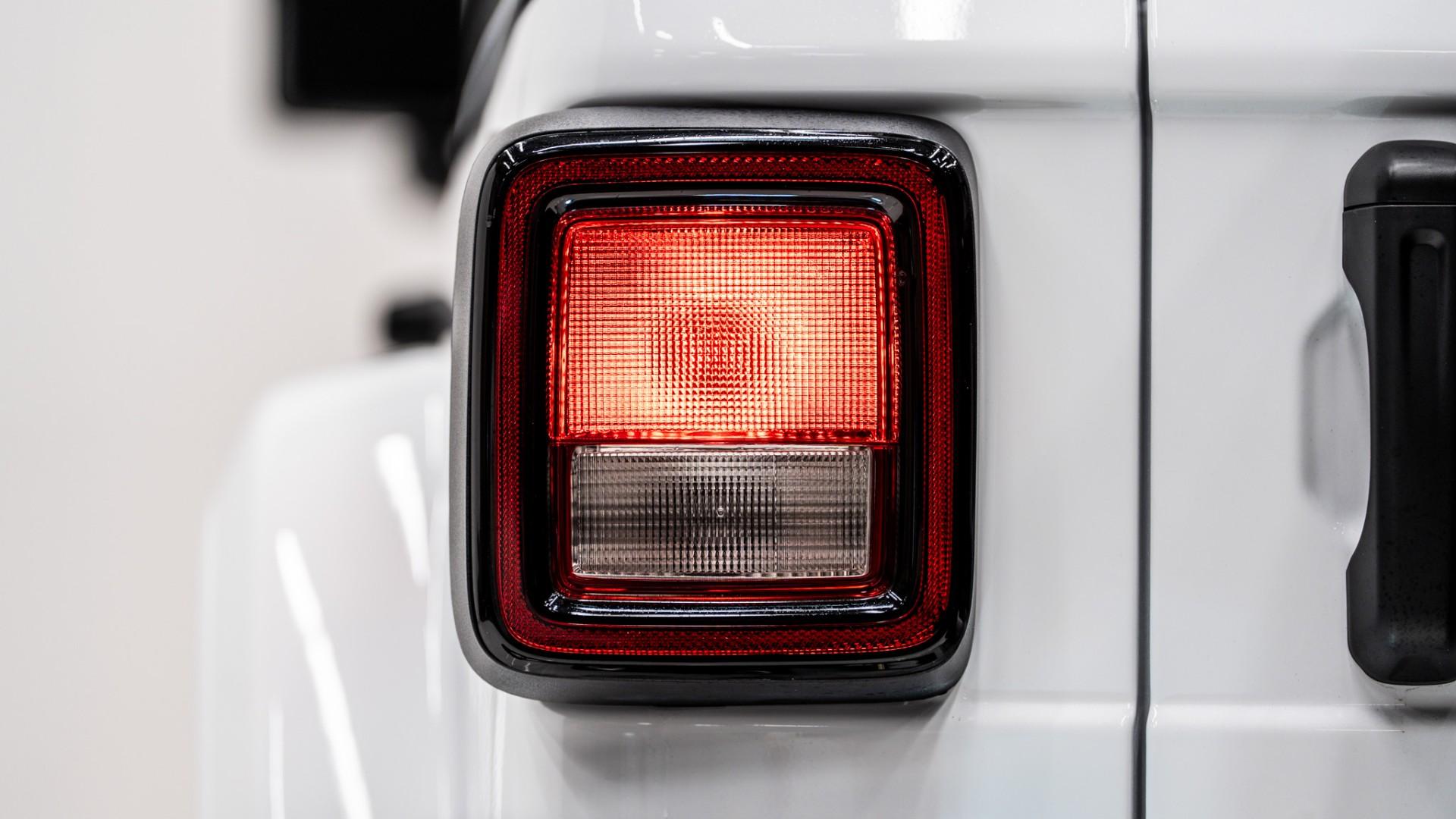 2026 JEEP WRANGLER in BRIGHT WHITE CLEARCOAT, photo 20 of 56