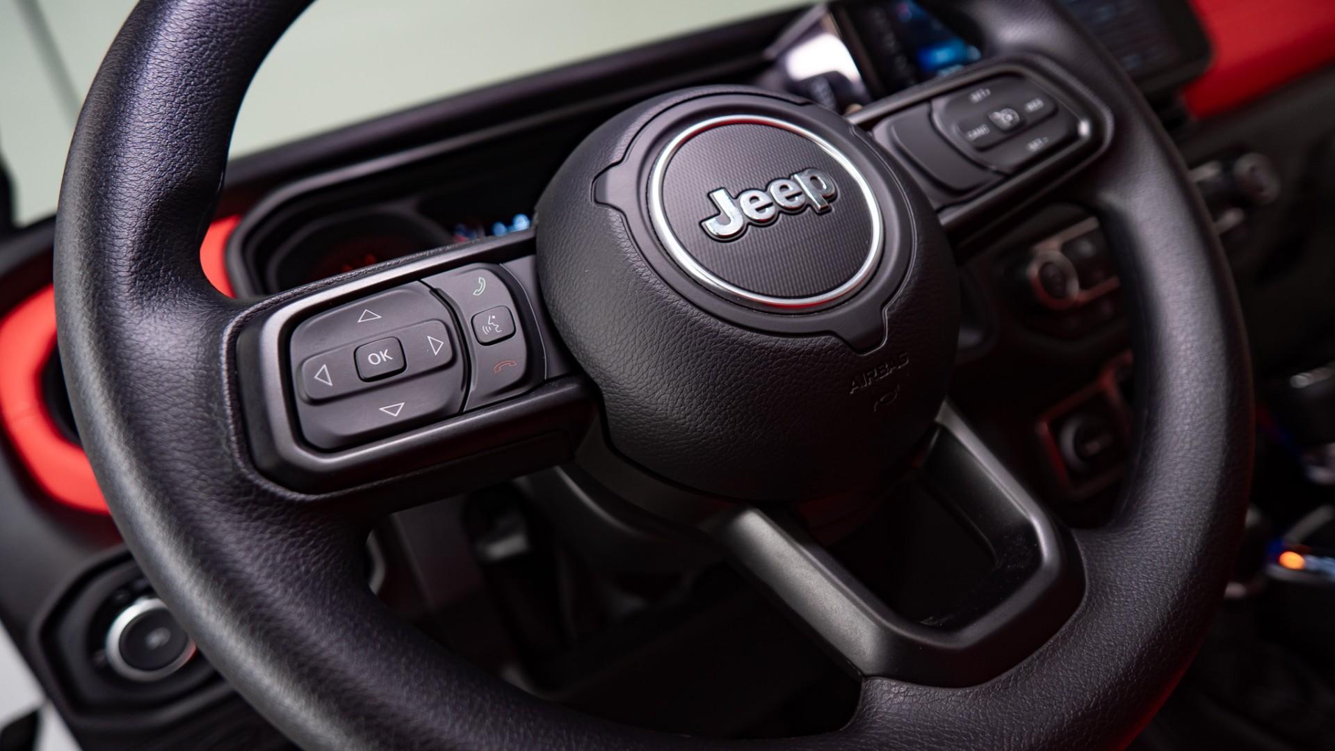 2026 JEEP WRANGLER in BRIGHT WHITE CLEARCOAT, photo 27 of 58