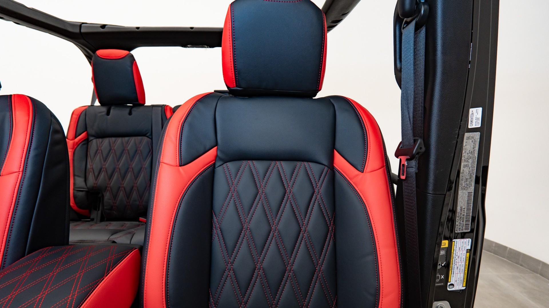 2026 JEEP WRANGLER in BLACK CLEARCOAT, photo 28 of 50