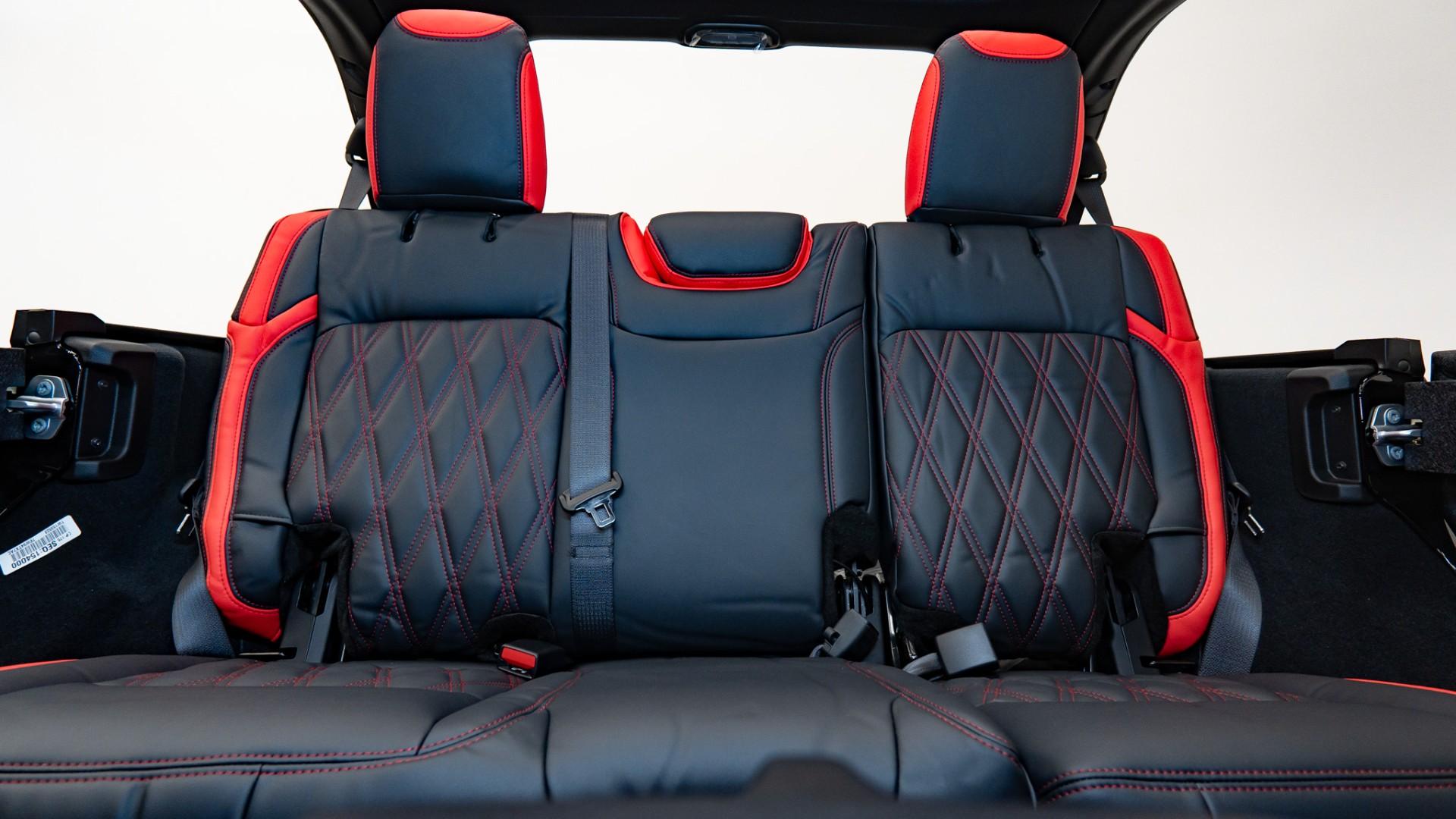 2026 JEEP WRANGLER in BLACK CLEARCOAT, photo 29 of 50