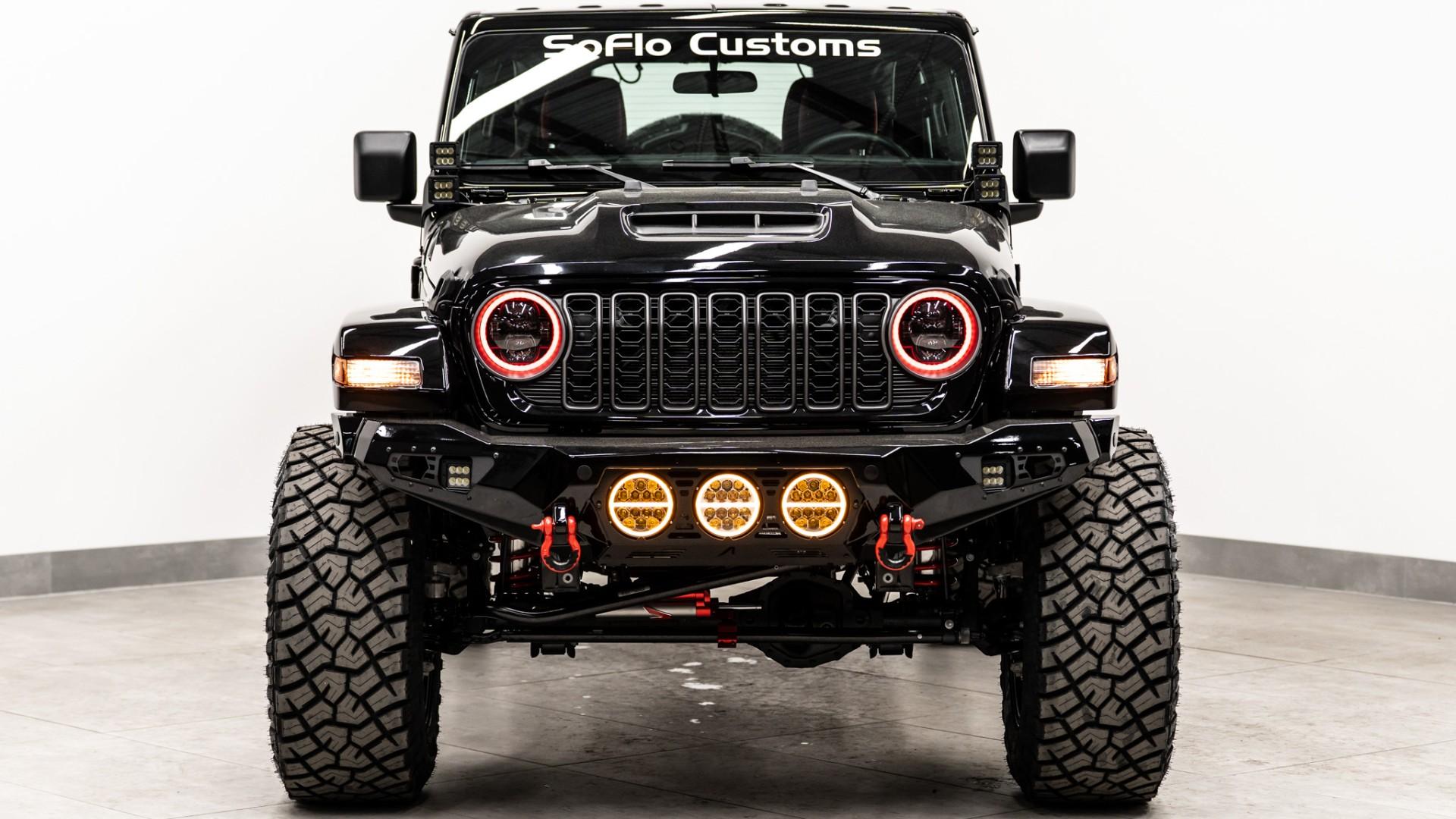2026 JEEP WRANGLER in BLACK CLEARCOAT, photo 5 of 50