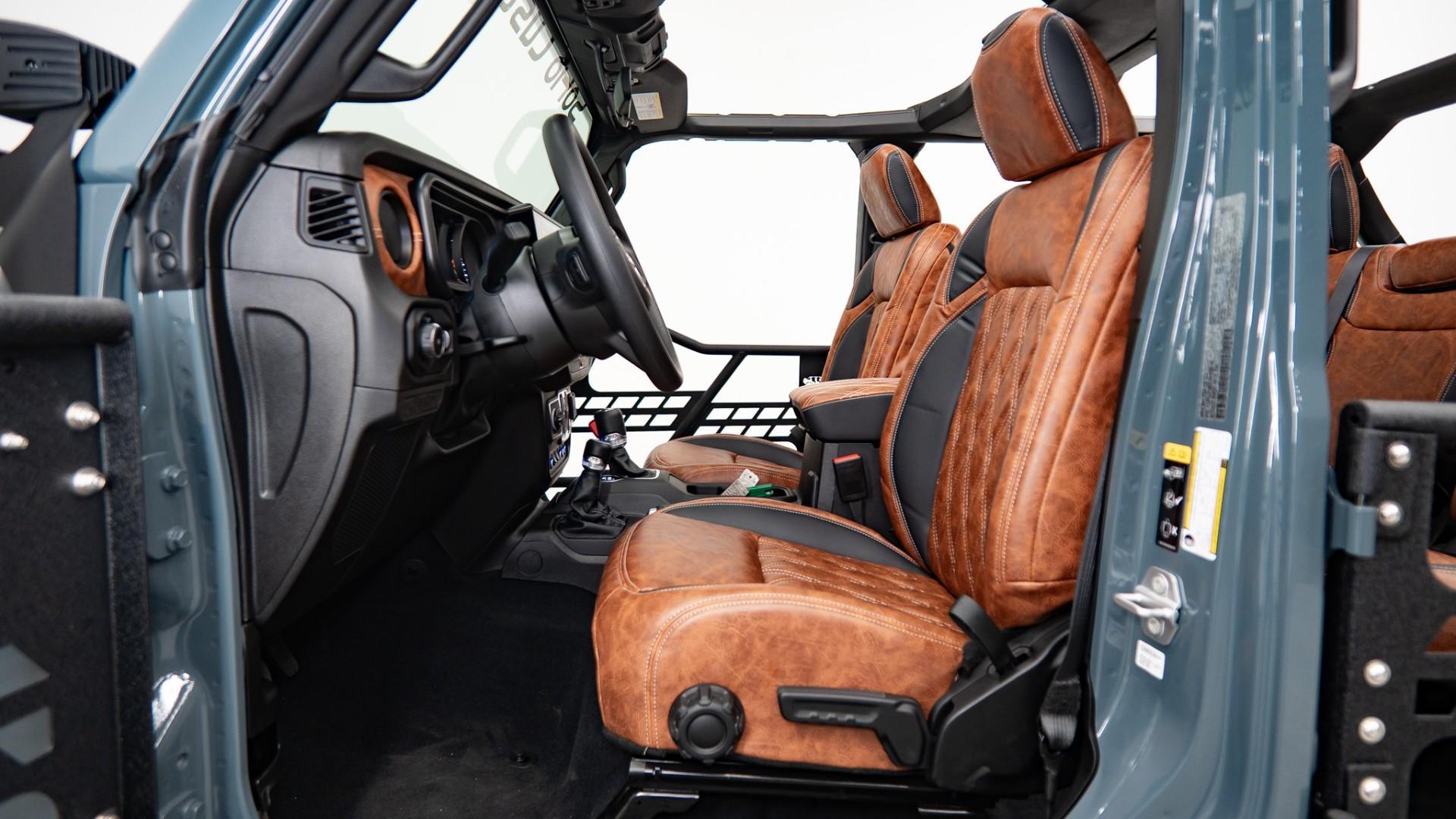 2026 JEEP WRANGLER in ANVIL CLEARCOAT, photo 19 of 44