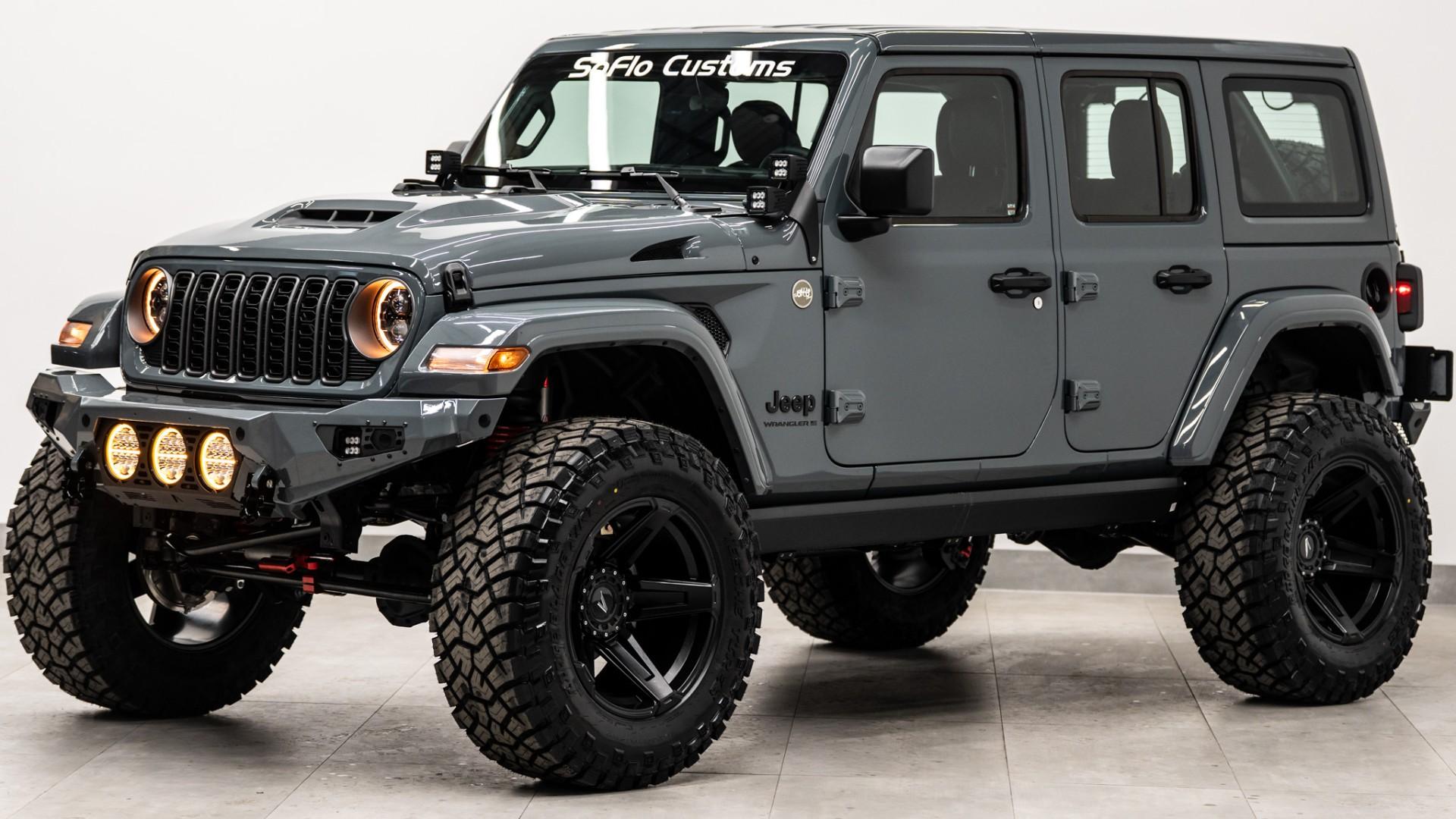2026 JEEP WRANGLER in ANVIL CLEARCOAT, photo 4 of 44