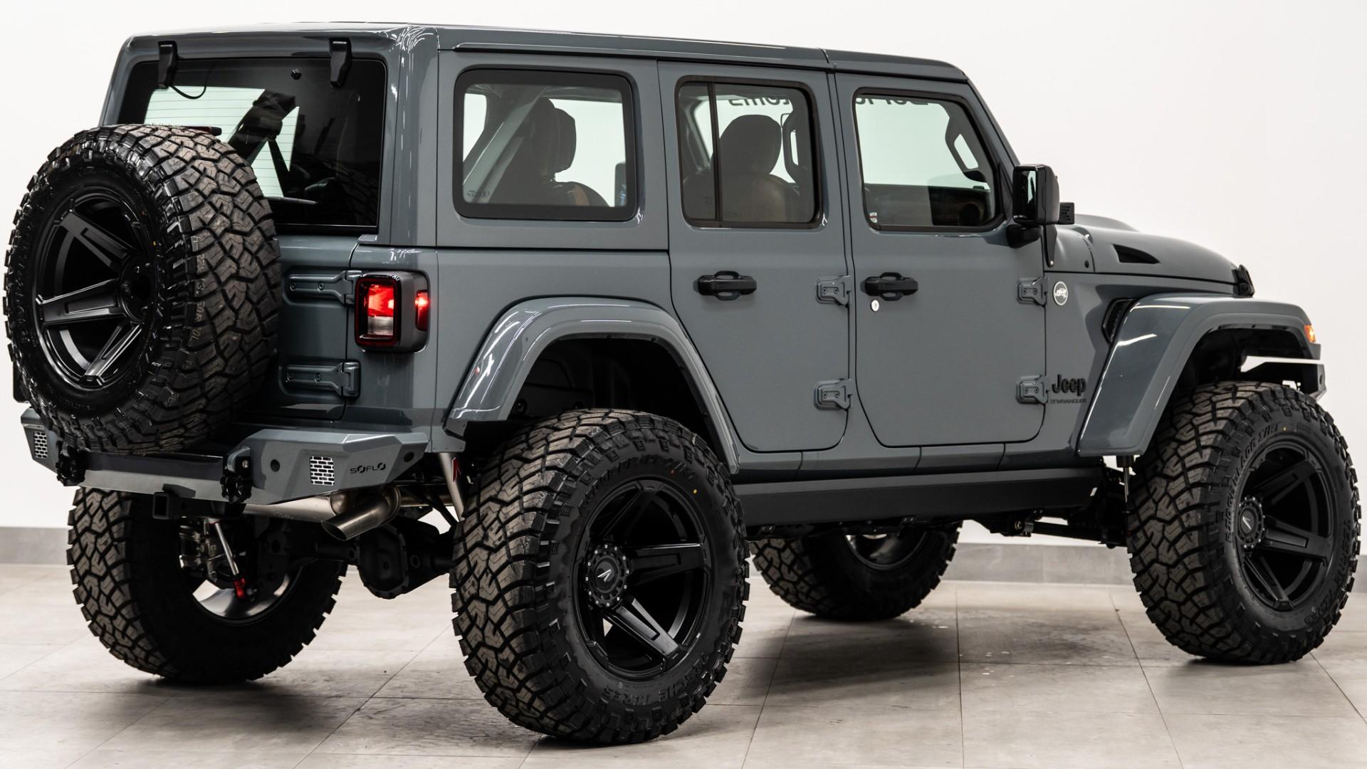 2026 JEEP WRANGLER in ANVIL CLEARCOAT, photo 7 of 44