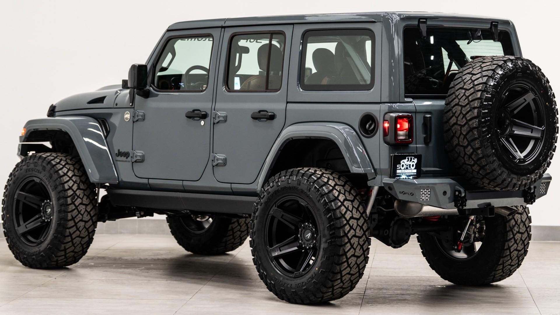 2026 JEEP WRANGLER in ANVIL CLEARCOAT, photo 9 of 44