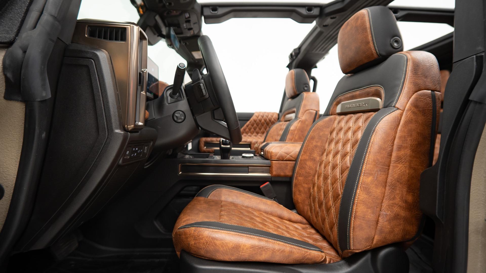 2024 GMC HUMMER EV 3X in Tan, photo 31 of 49