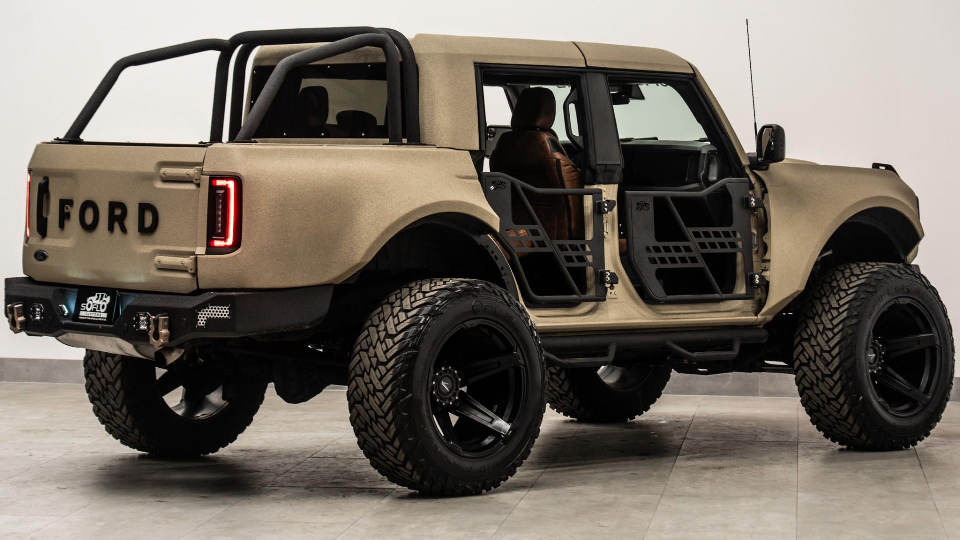 2023 FORD BRONCO 4X4 in Tan, photo 15 of 48