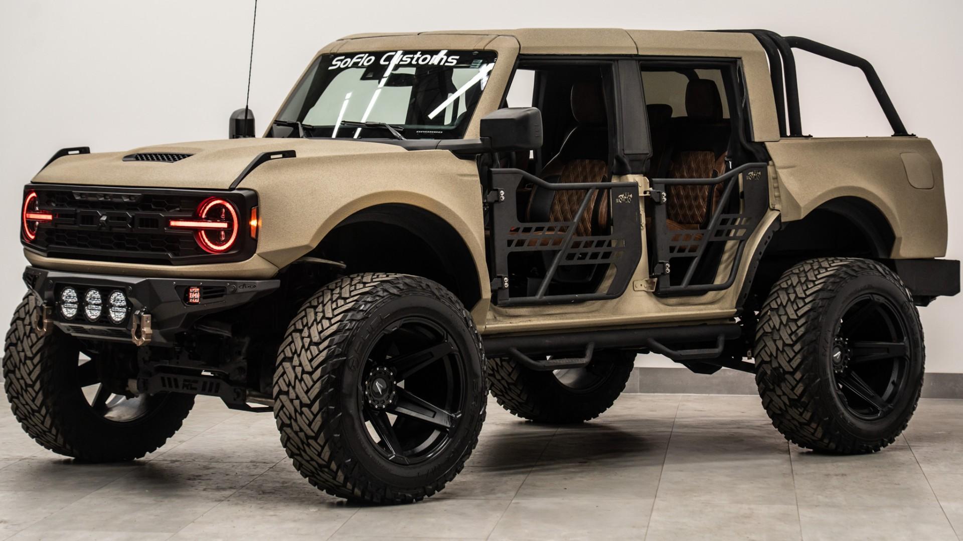 2023 FORD BRONCO 4X4 in Tan, photo 3 of 48