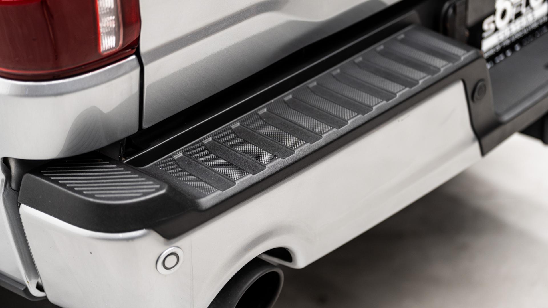 2024 FORD F-150 LARIAT in Silver, photo 17 of 46