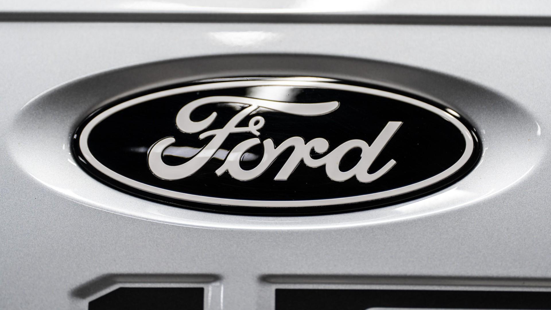 2024 FORD F-150 LARIAT in Silver, photo 20 of 46