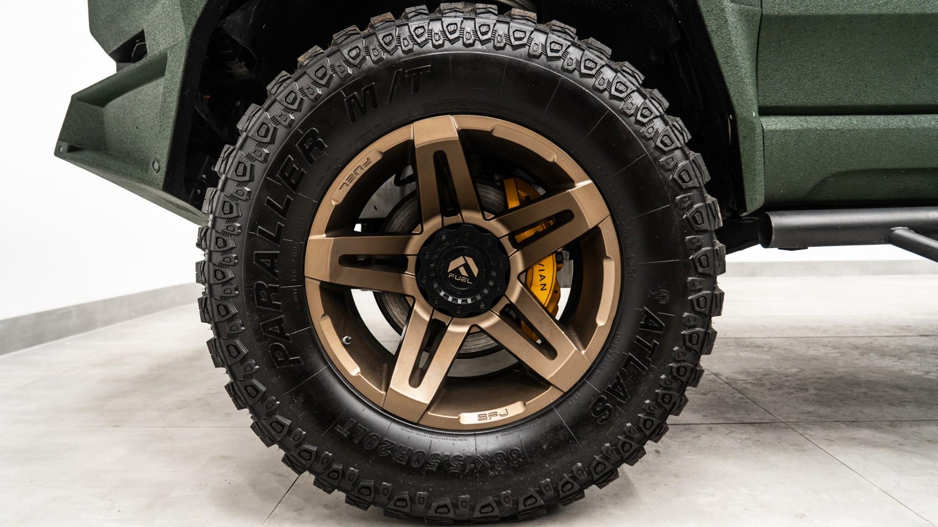 2022 RIVIAN R1T in Green, photo 19 of 49