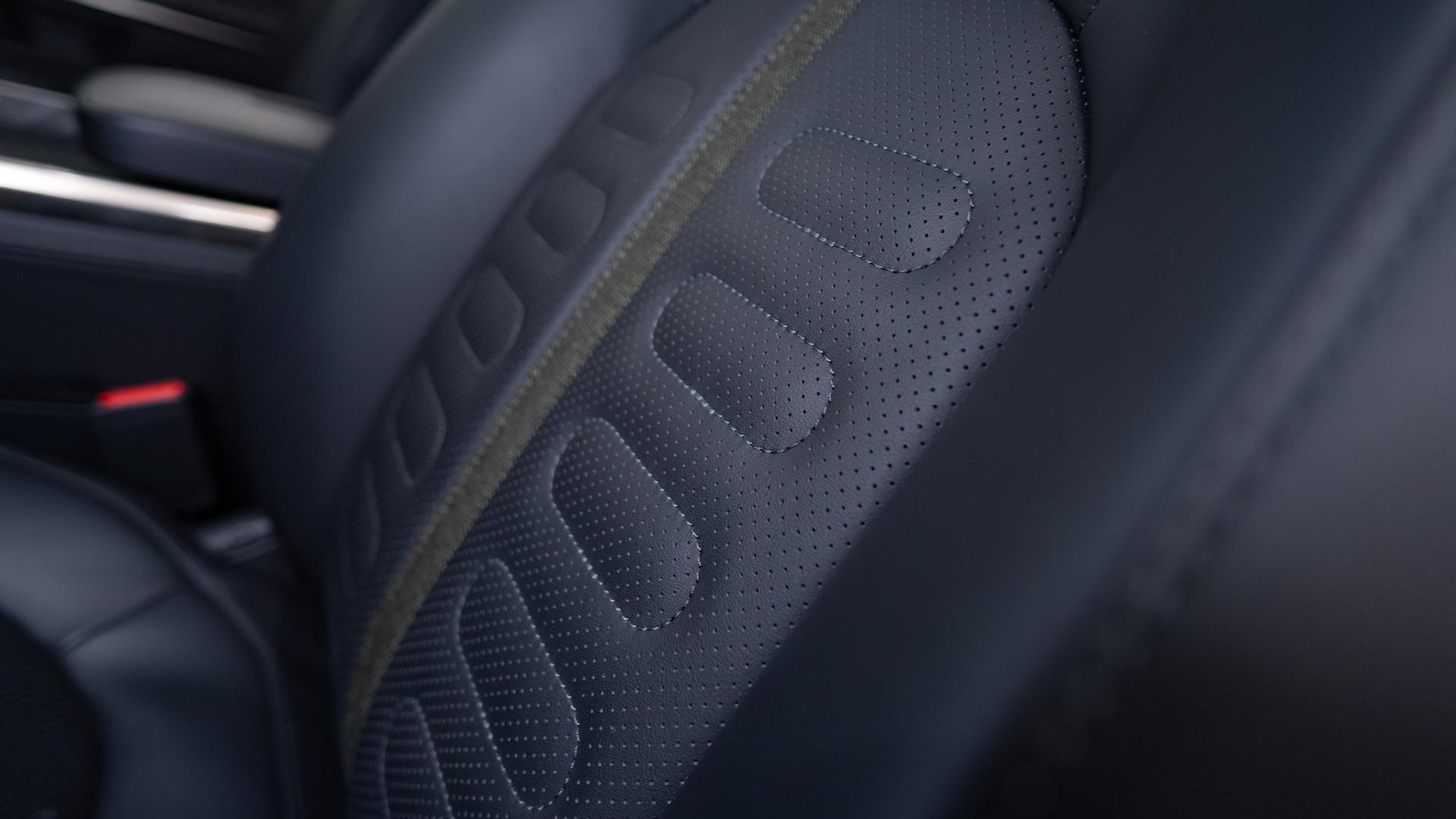 2022 RIVIAN R1T in Green, photo 30 of 49