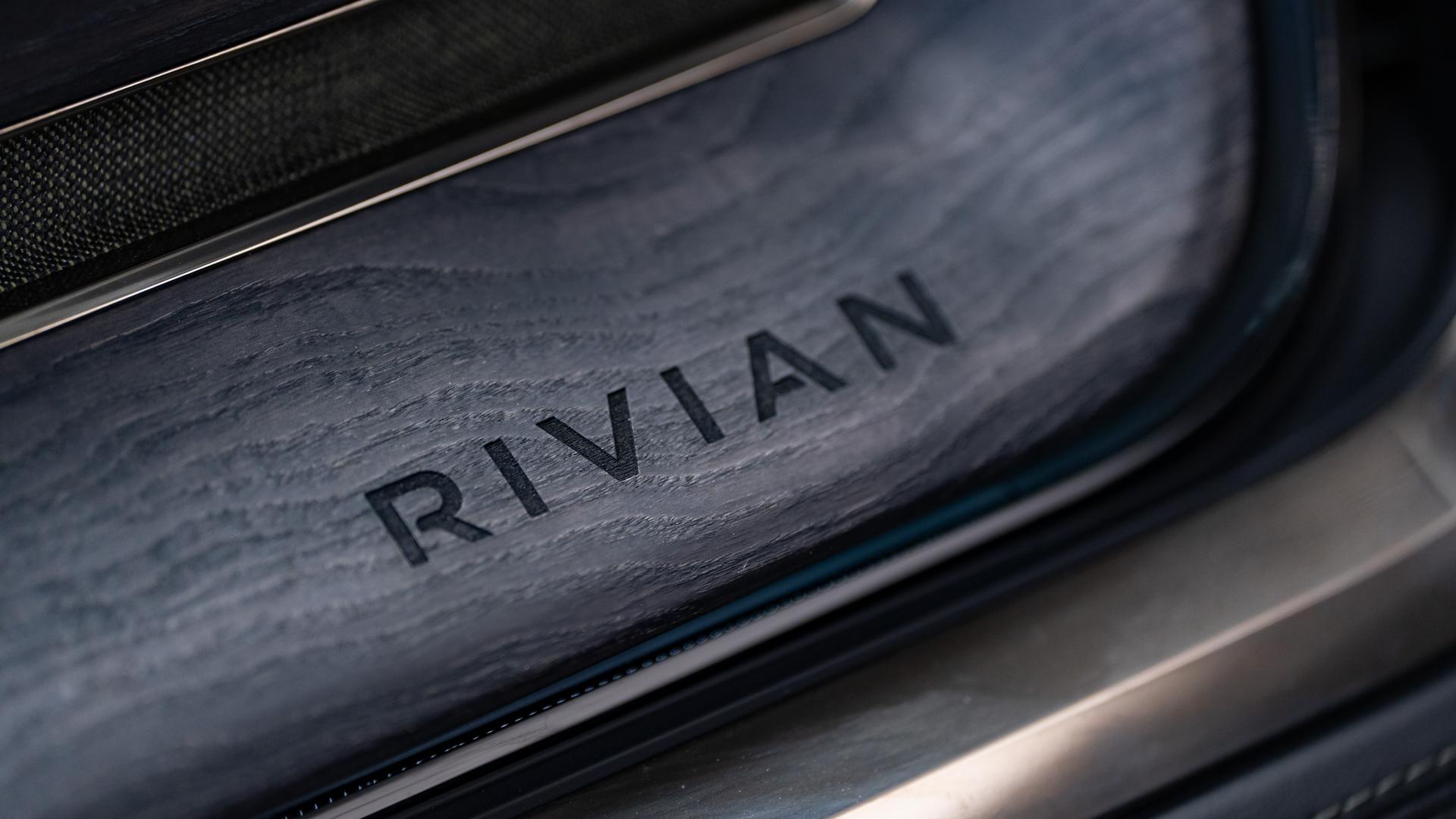 2022 RIVIAN R1T in Green, photo 34 of 49