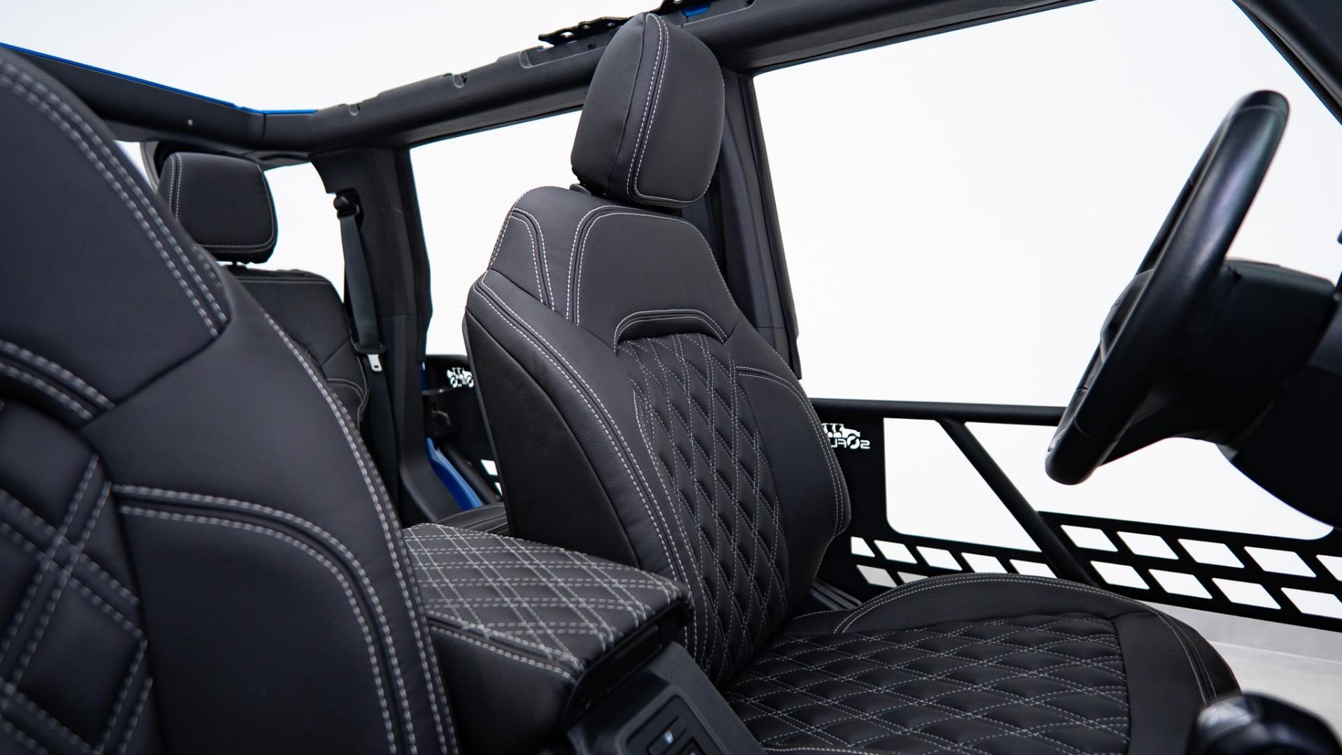 2024 FORD BRONCO in Velocity Blue Metallic, photo 16 of 47