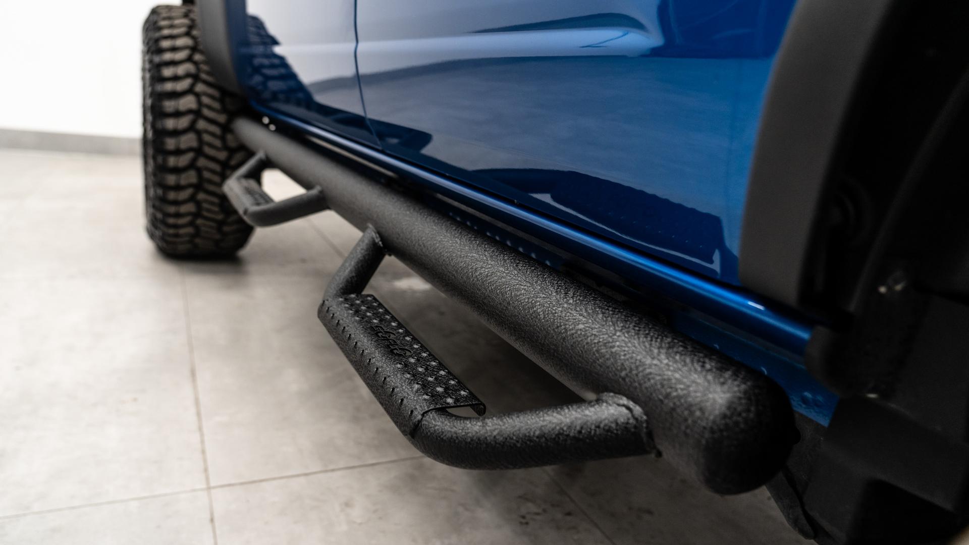 2024 FORD BRONCO in Velocity Blue Metallic, photo 35 of 47