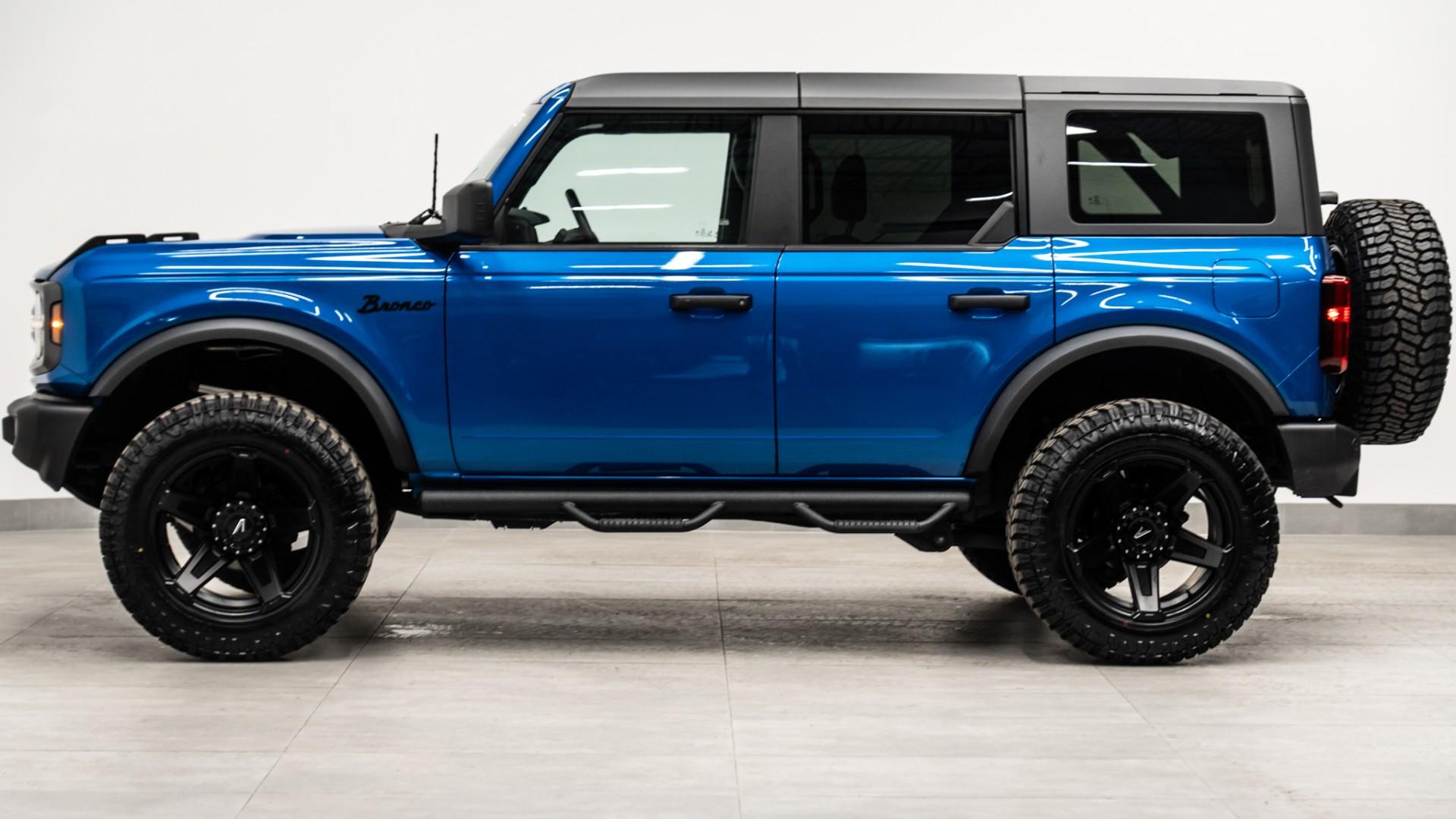 2024 FORD BRONCO in Velocity Blue Metallic, photo 11 of 47