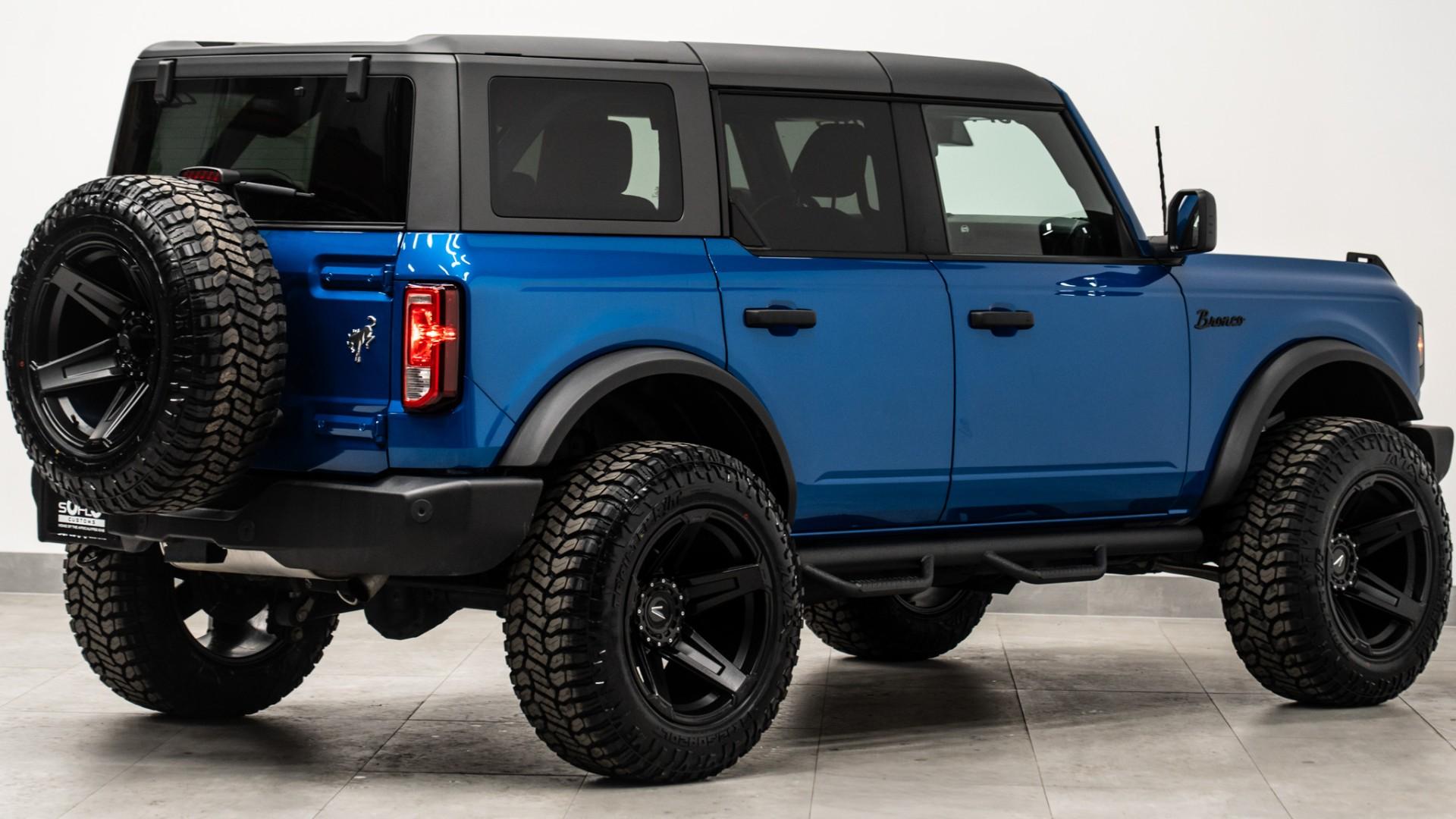 2024 FORD BRONCO in Velocity Blue Metallic, photo 8 of 47