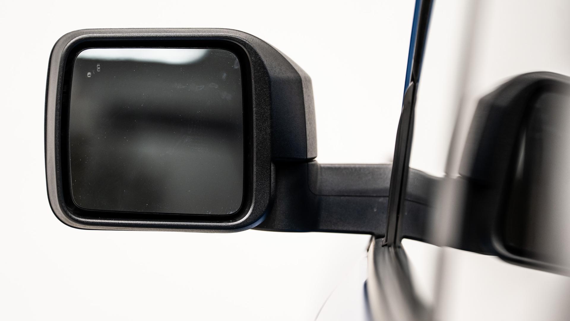 2024 FORD BRONCO in Velocity Blue Metallic, photo 39 of 47