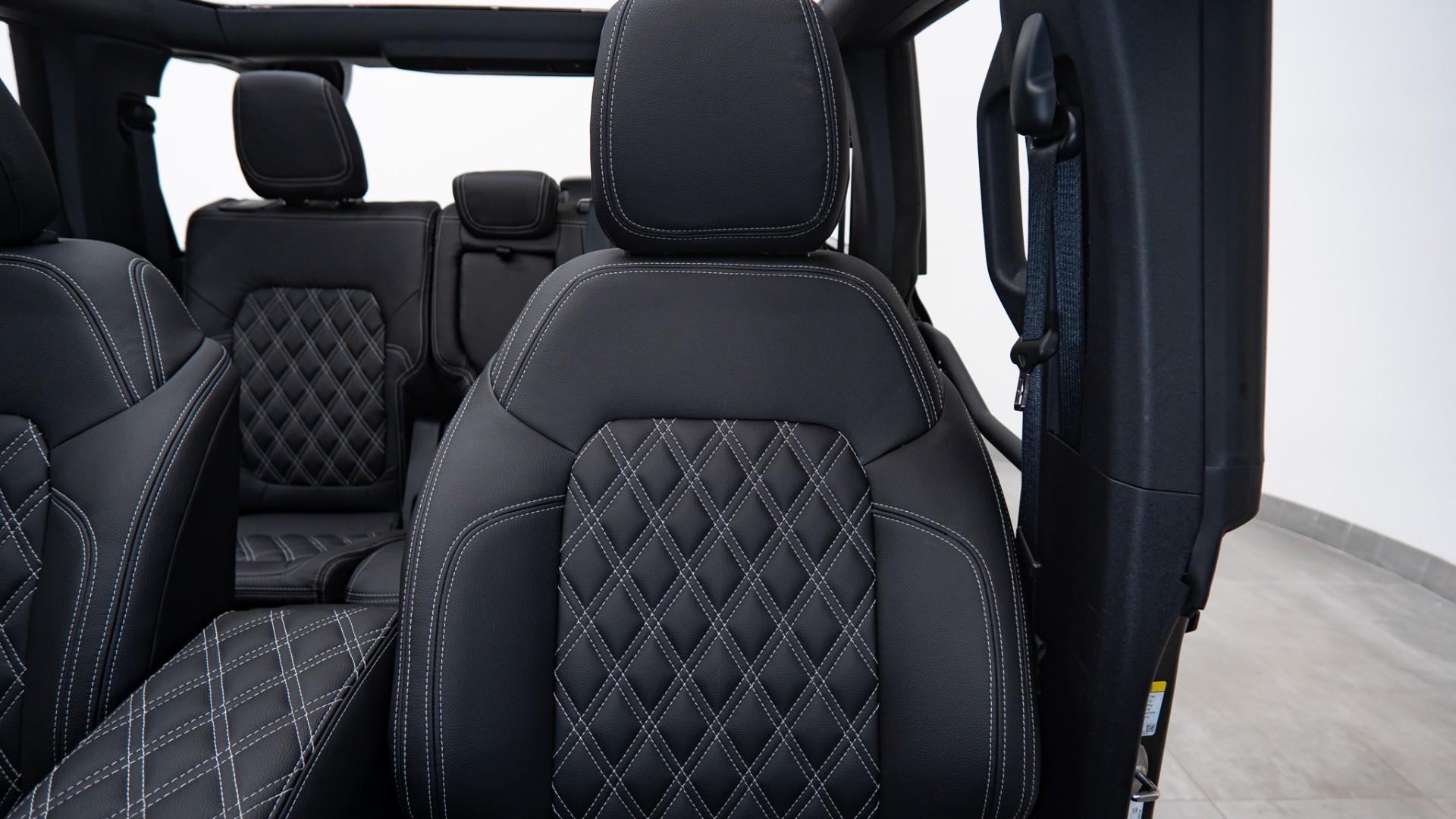 2025 FORD BRONCO in Black, photo 19 of 45