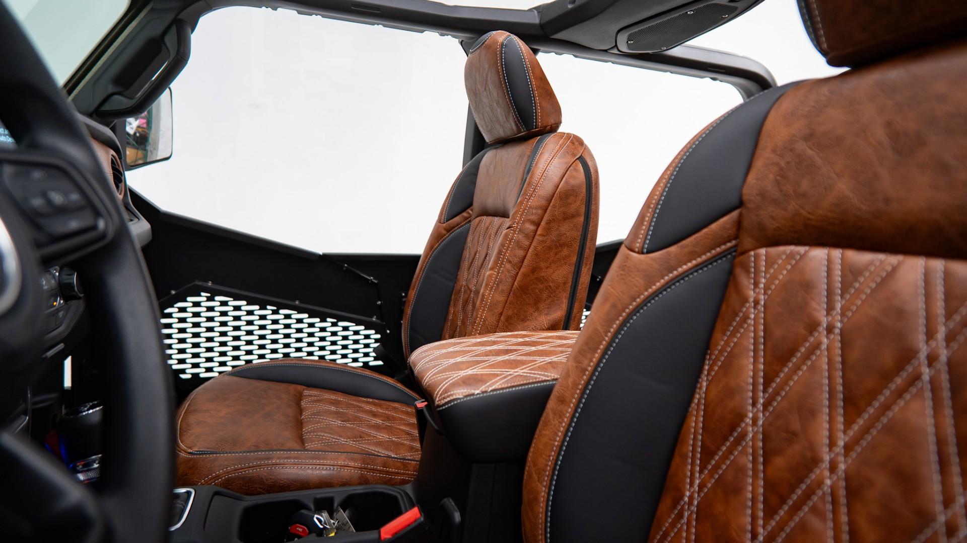 2025 JEEP GLADIATOR in Tan, photo 17 of 60