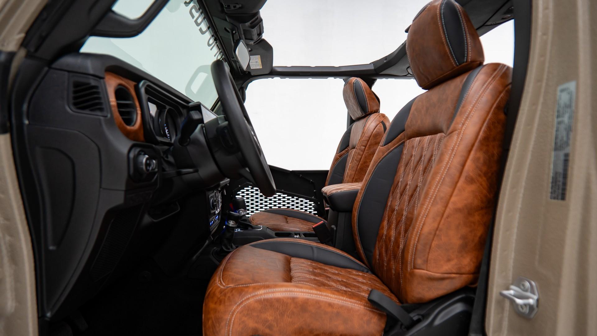 2025 JEEP GLADIATOR in Tan, photo 18 of 60