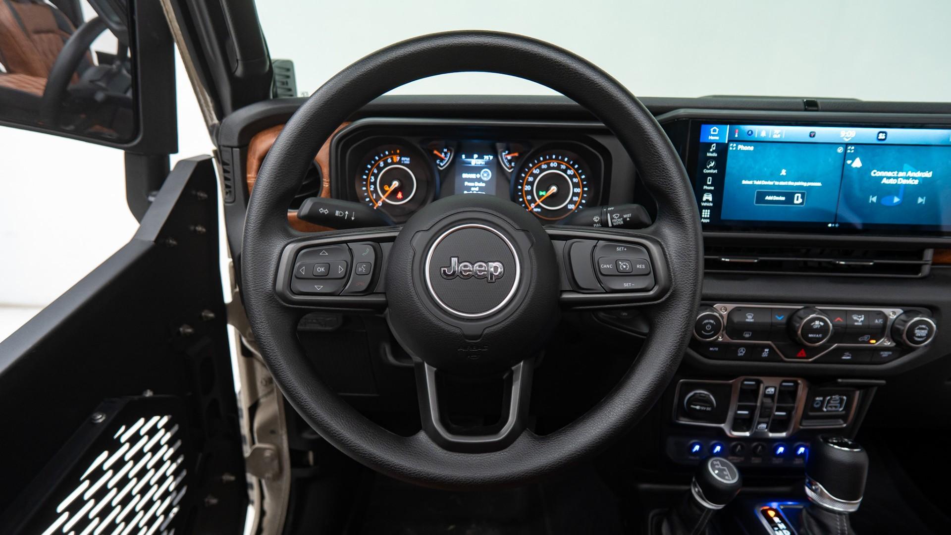 2025 JEEP GLADIATOR in Tan, photo 23 of 60