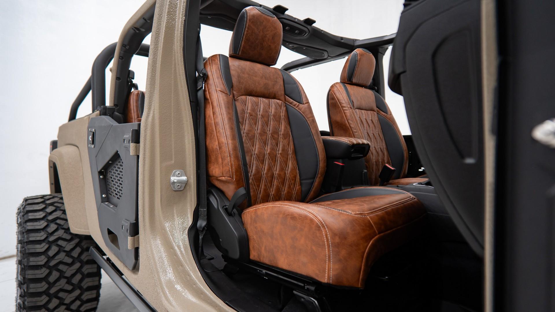 2025 JEEP GLADIATOR in Tan, photo 21 of 60