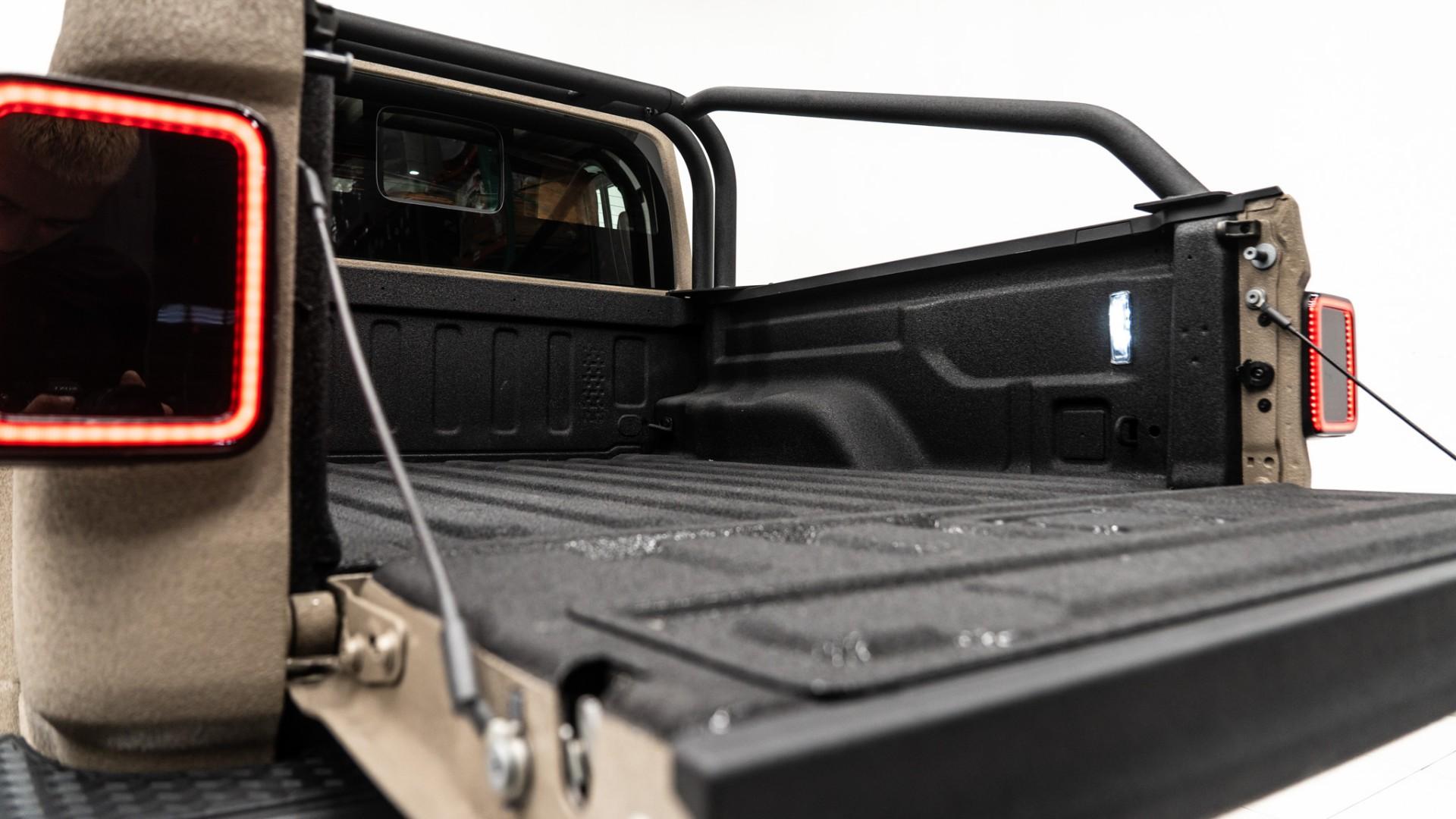 2025 JEEP GLADIATOR in Tan, photo 30 of 60