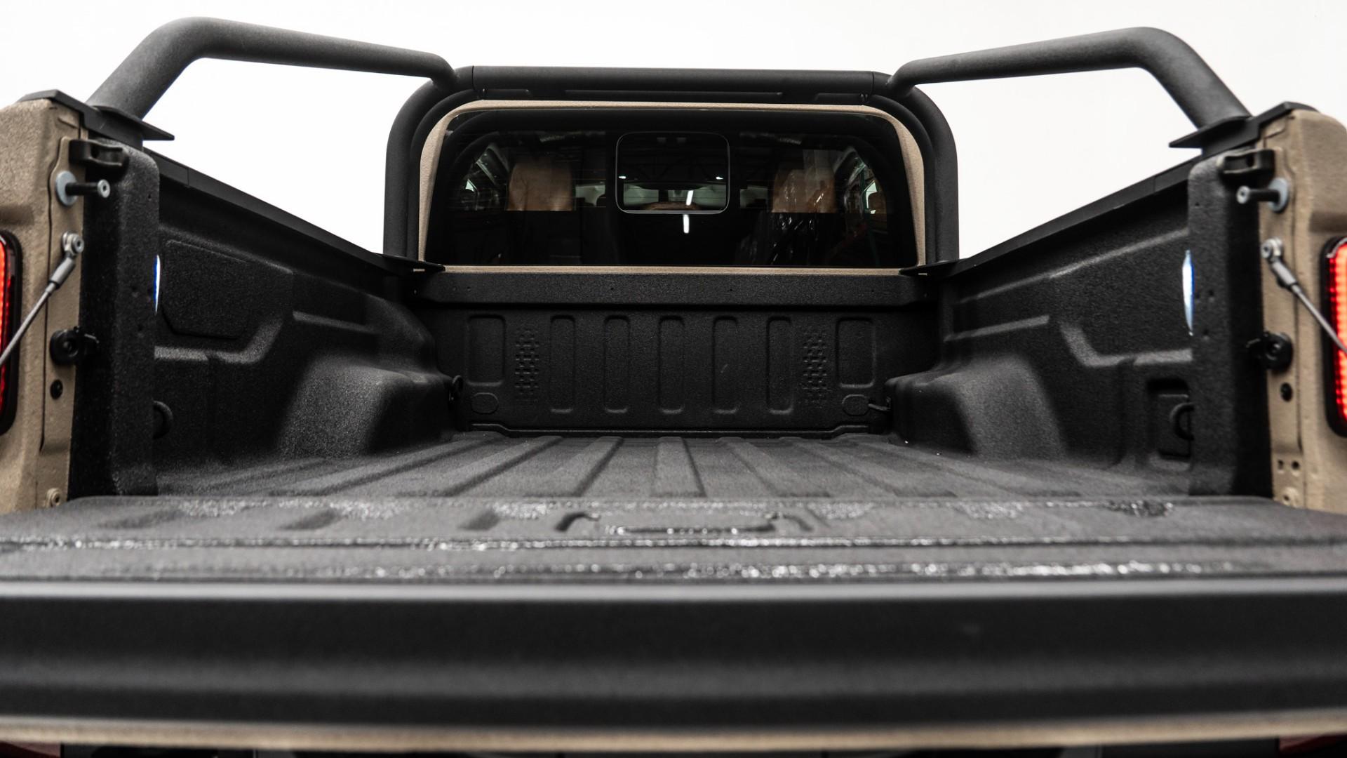 2025 JEEP GLADIATOR in Tan, photo 31 of 60