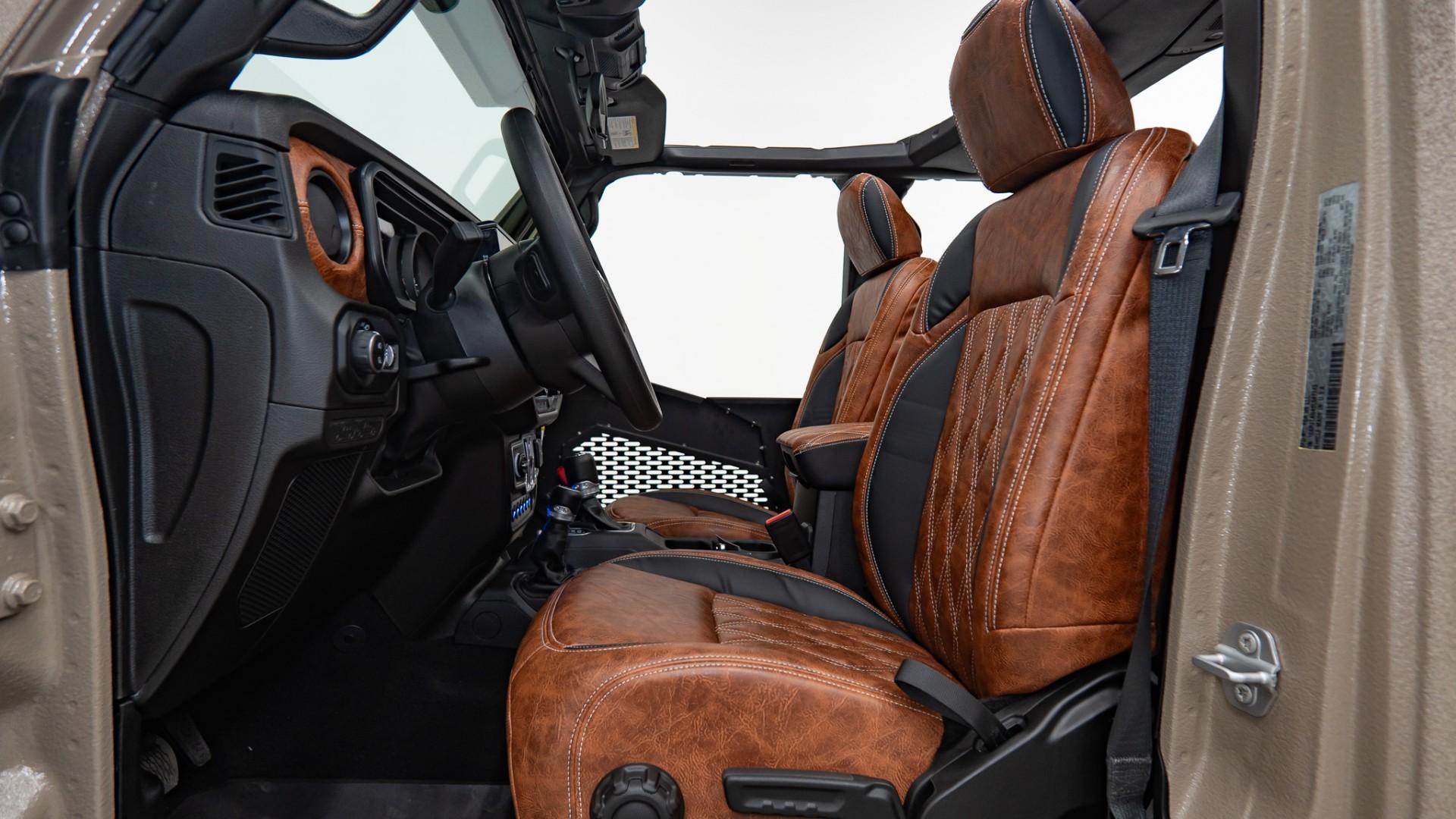 2025 JEEP GLADIATOR in Tan, photo 22 of 59