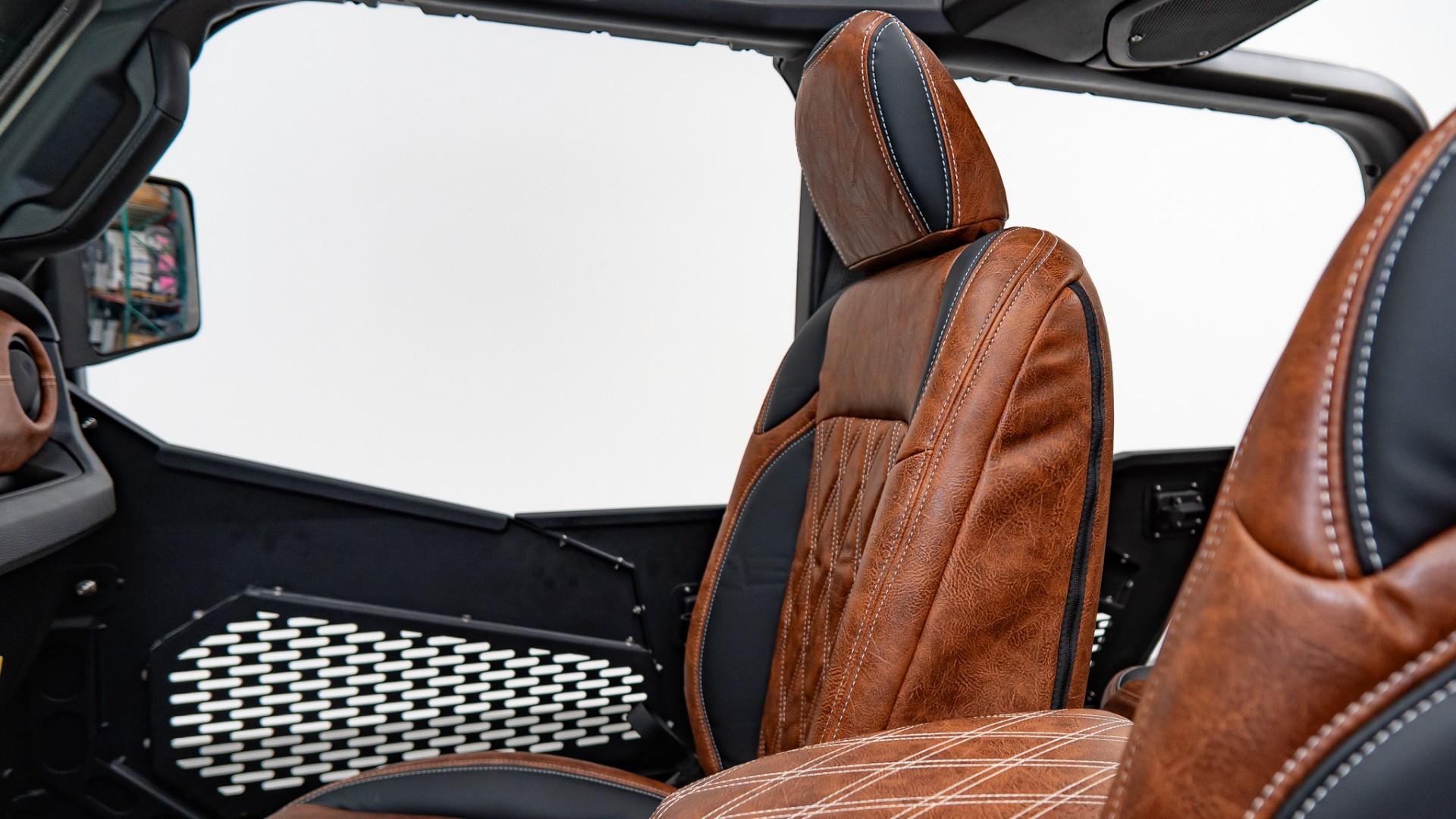 2025 JEEP GLADIATOR in Tan, photo 24 of 59