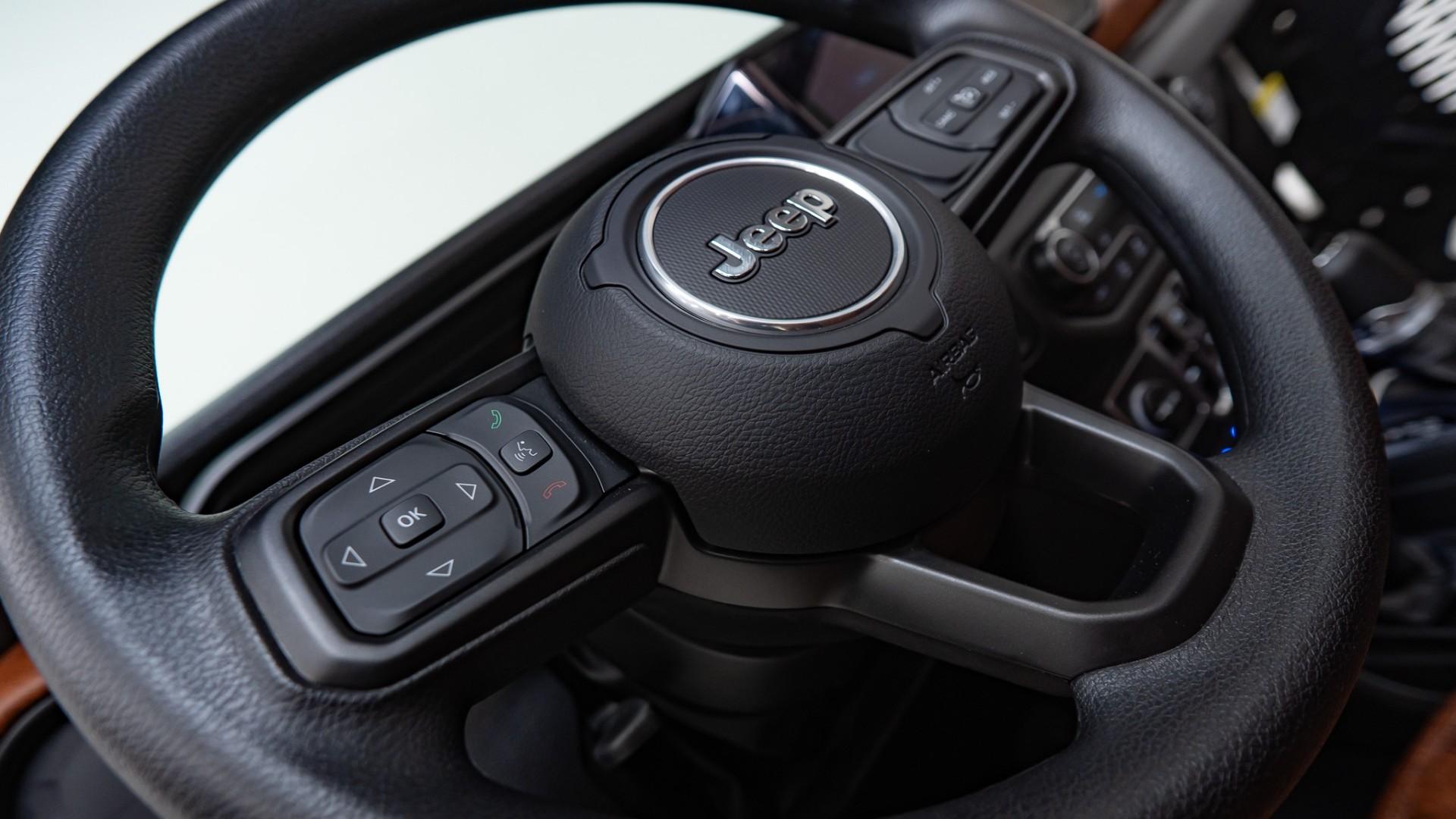 2025 JEEP GLADIATOR in Tan, photo 26 of 59