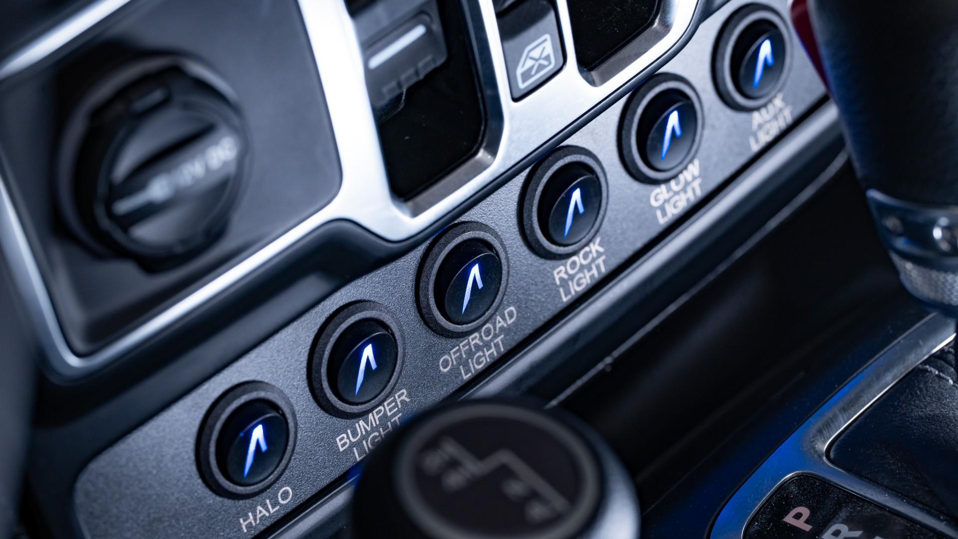 2025 JEEP GLADIATOR in Tan, photo 30 of 59