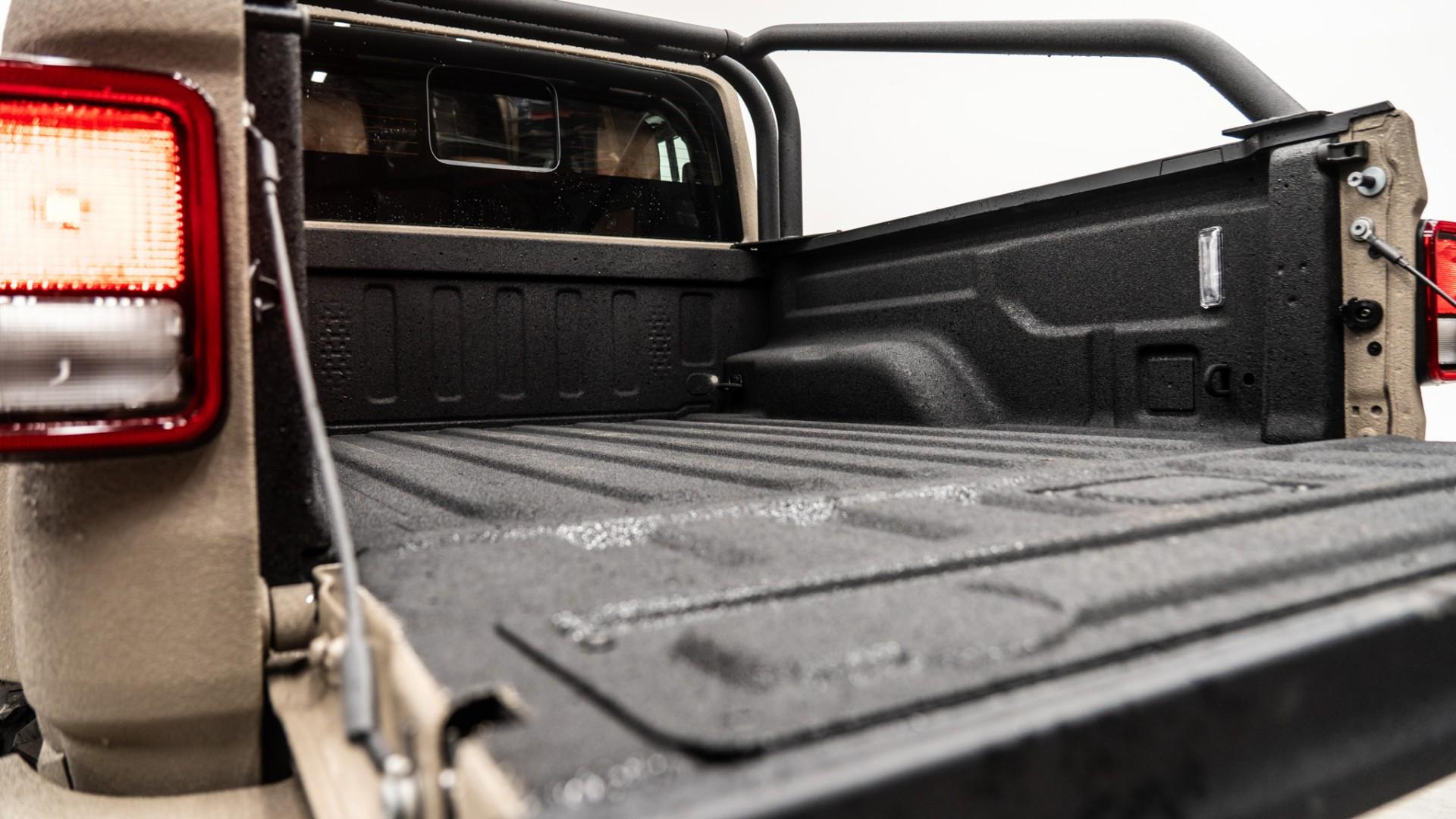 2025 JEEP GLADIATOR in Tan, photo 41 of 59
