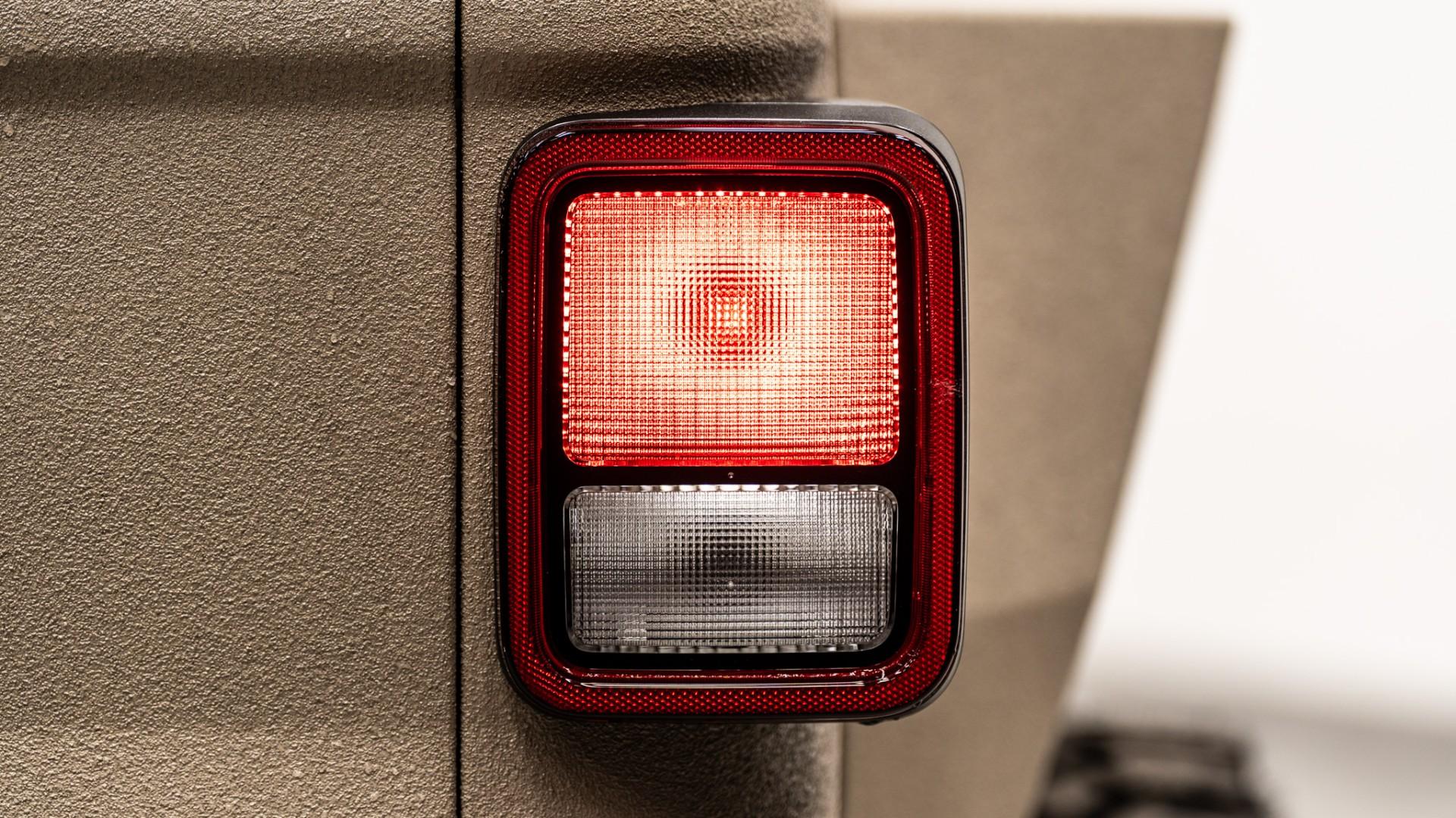 2025 JEEP GLADIATOR in Tan, photo 44 of 59