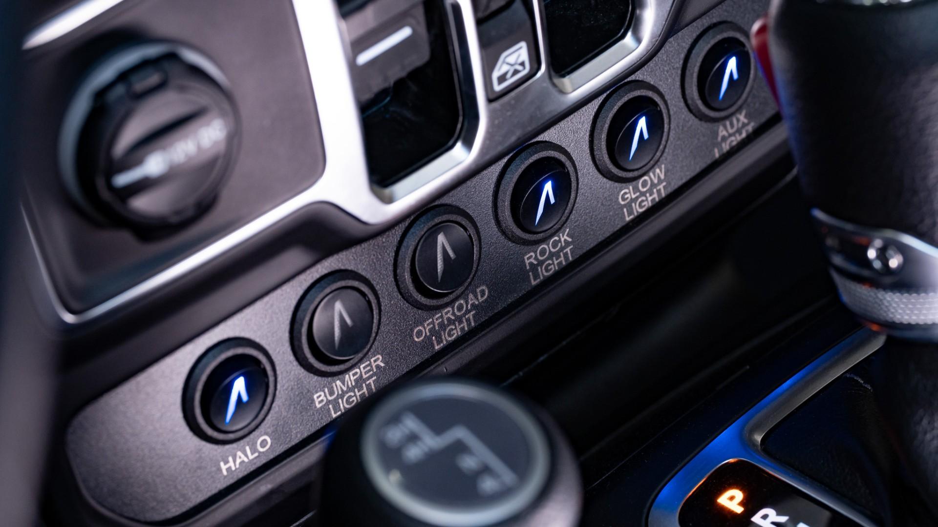 2025 JEEP GLADIATOR in Blue, photo 25 of 52