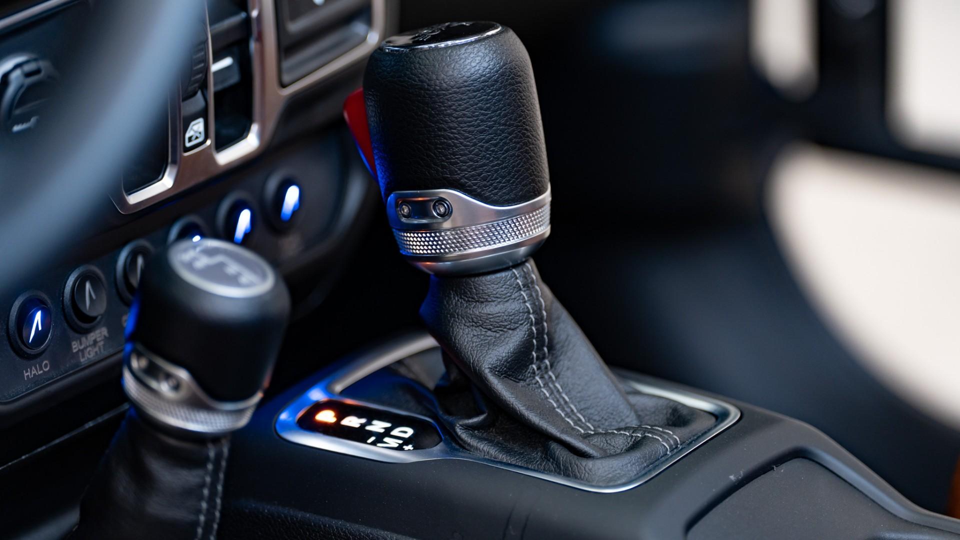2025 JEEP GLADIATOR in Blue, photo 27 of 52