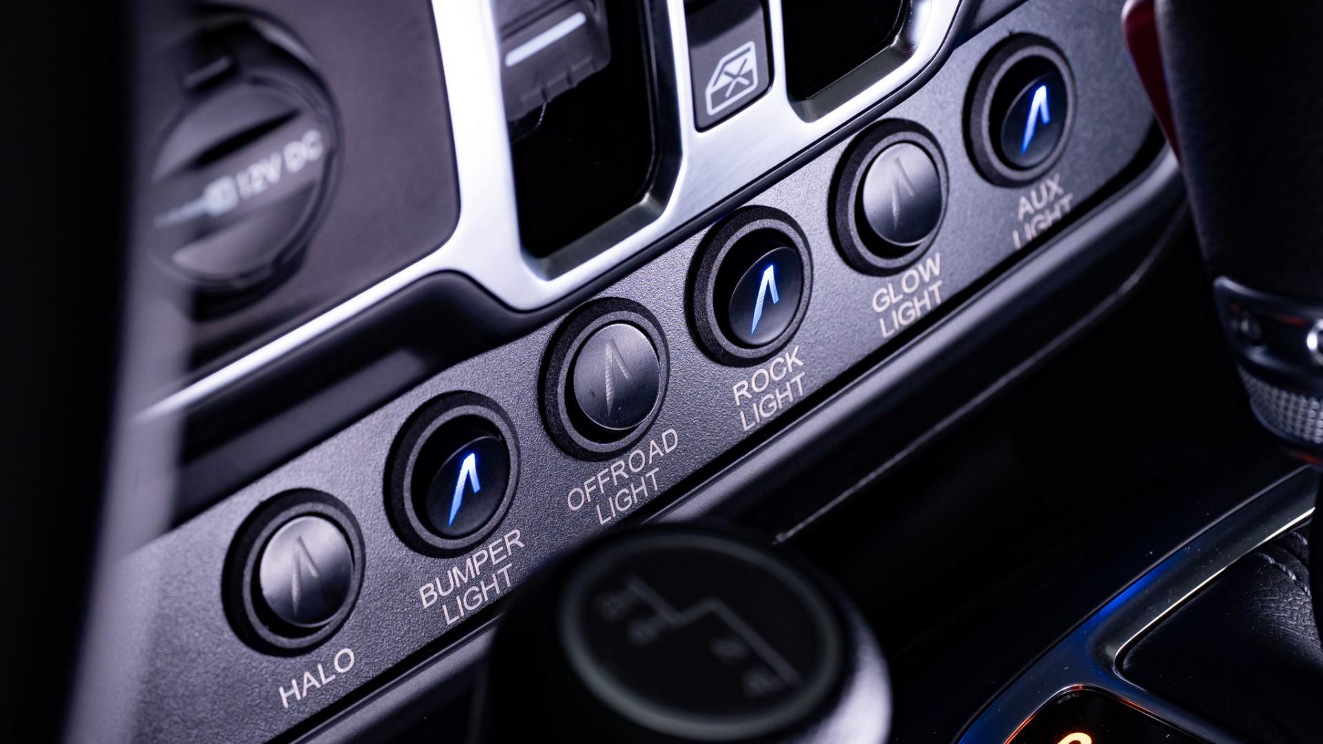 2025 JEEP GLADIATOR in Black, photo 30 of 60