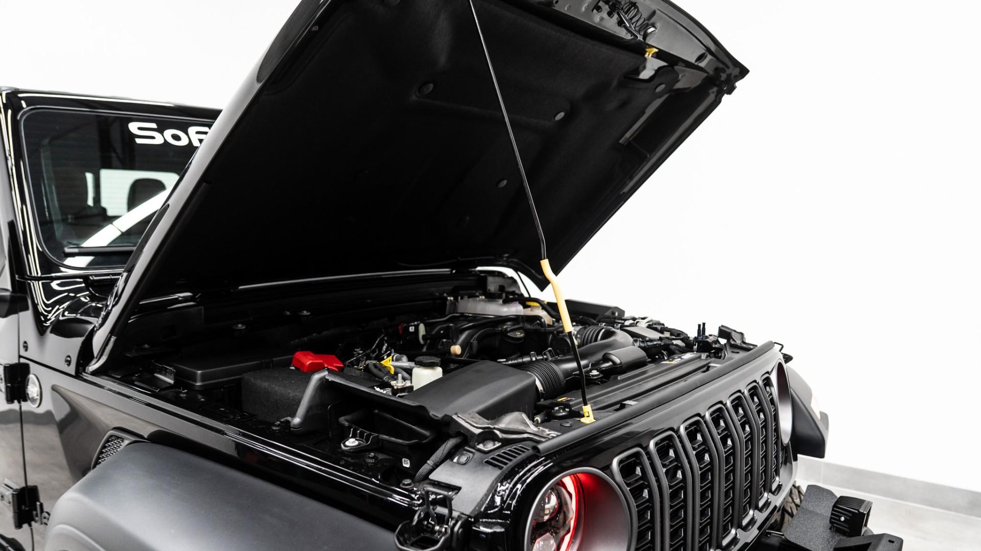 2025 JEEP GLADIATOR in Black, photo 38 of 60