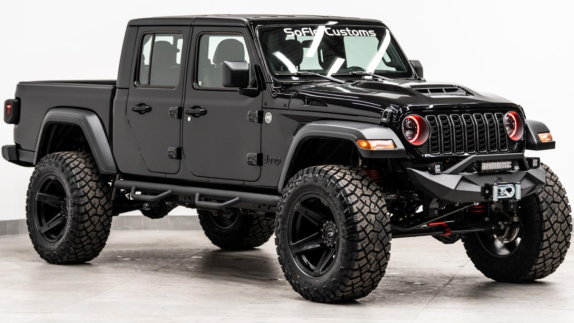 2025 JEEP GLADIATOR in Black, photo 7 of 60