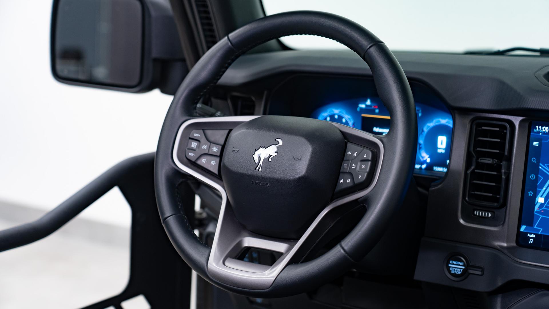 2025 FORD BRONCO in Carbonized Gray Metallic, photo 28 of 57