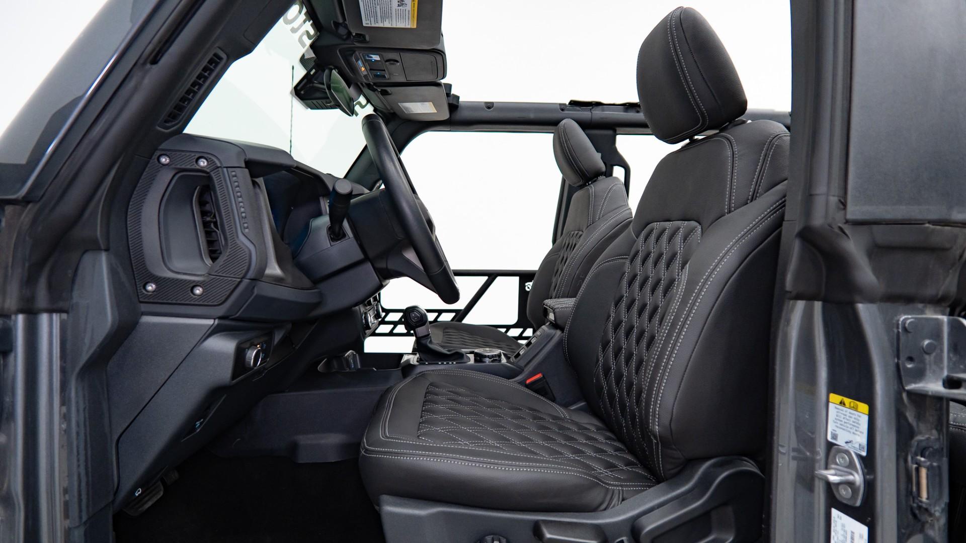 2025 FORD BRONCO in Carbonized Gray Metallic, photo 30 of 57